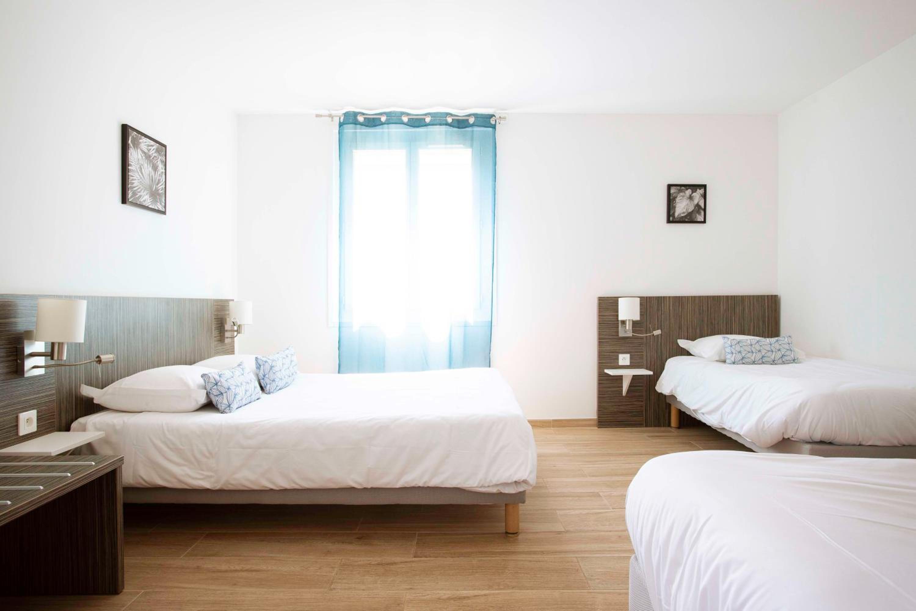 Duplex with Terrace - Photo 1