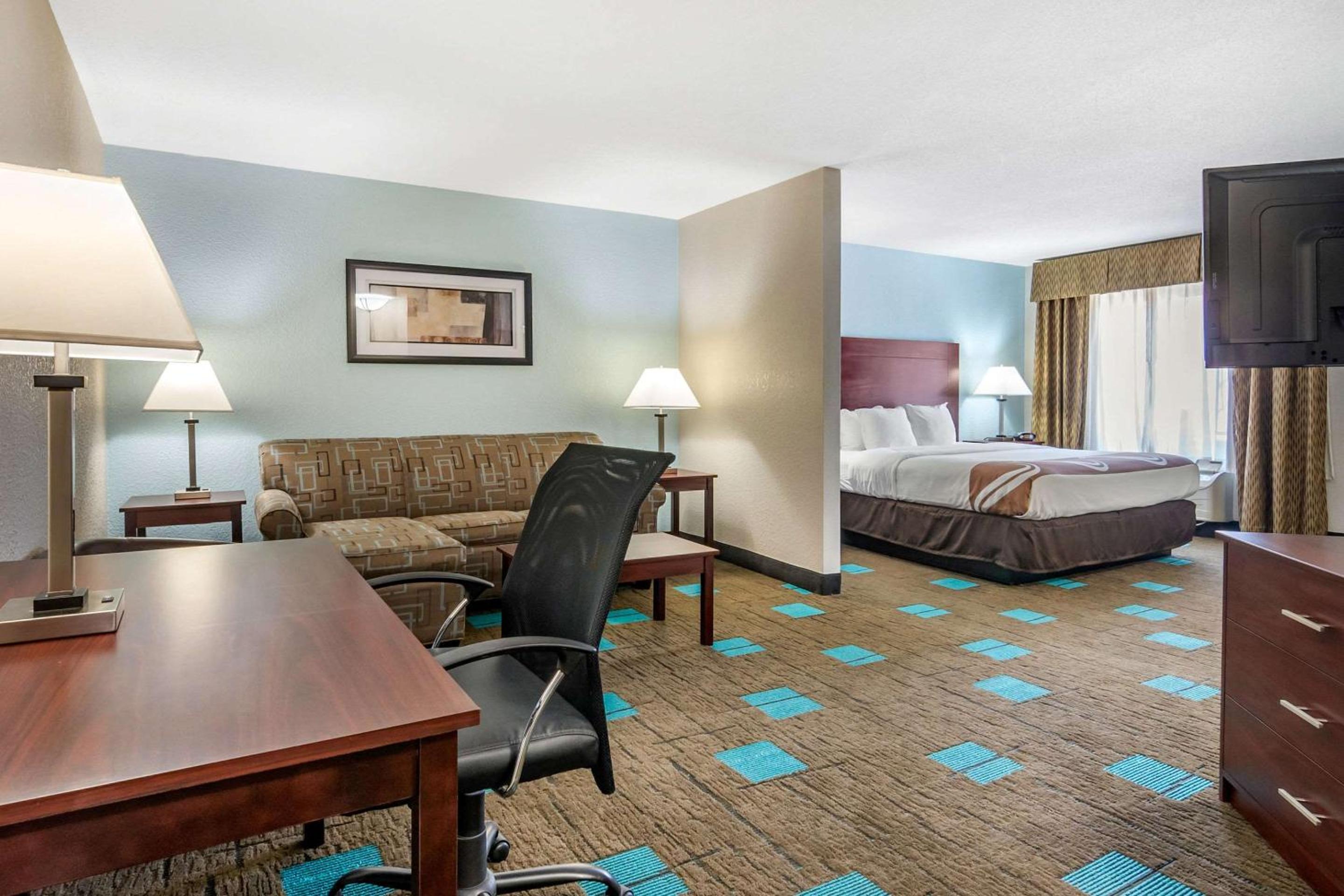 King Suite With 1 King Bed - Non-Smoking photo 2
