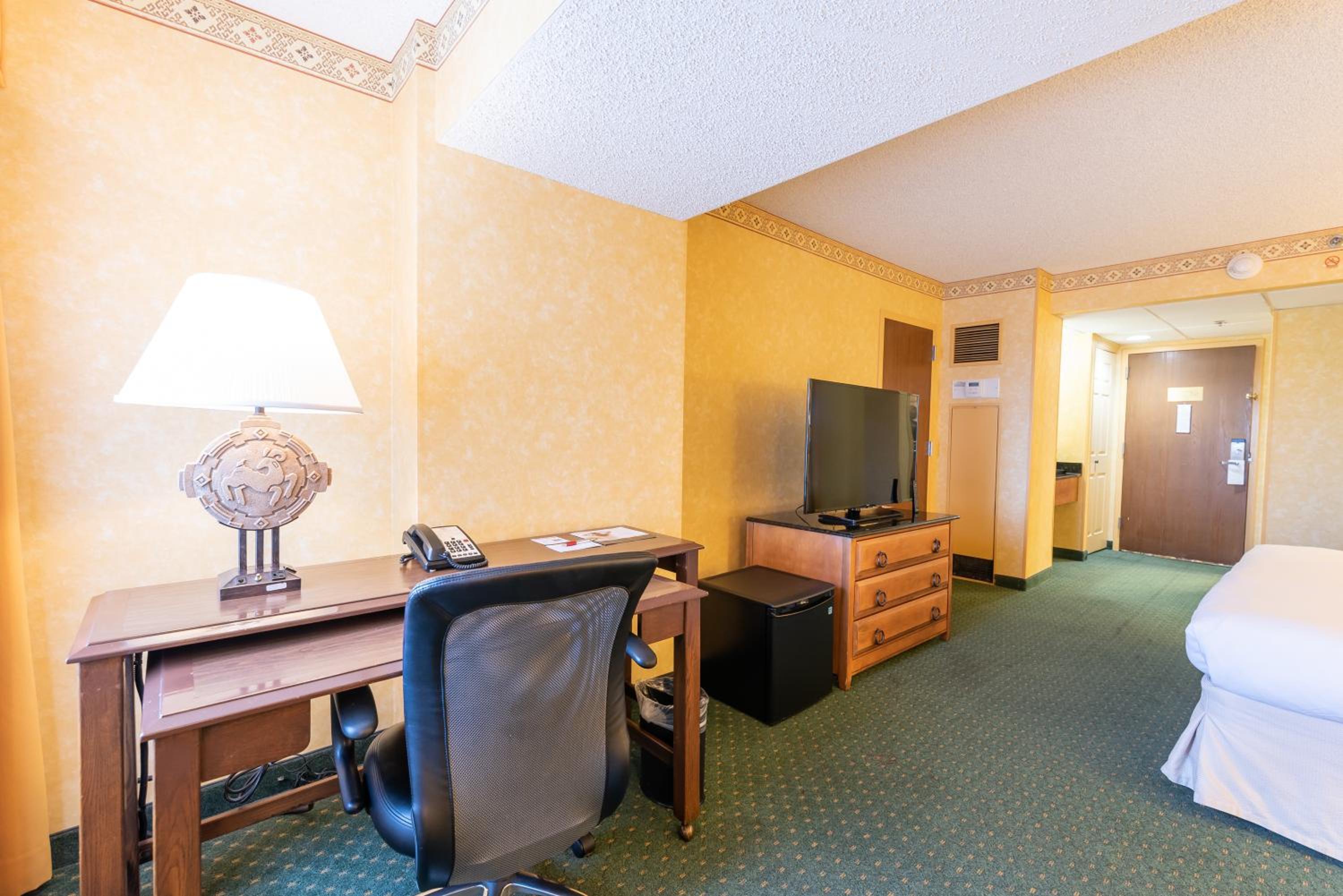 Standard King Room - Photo 2