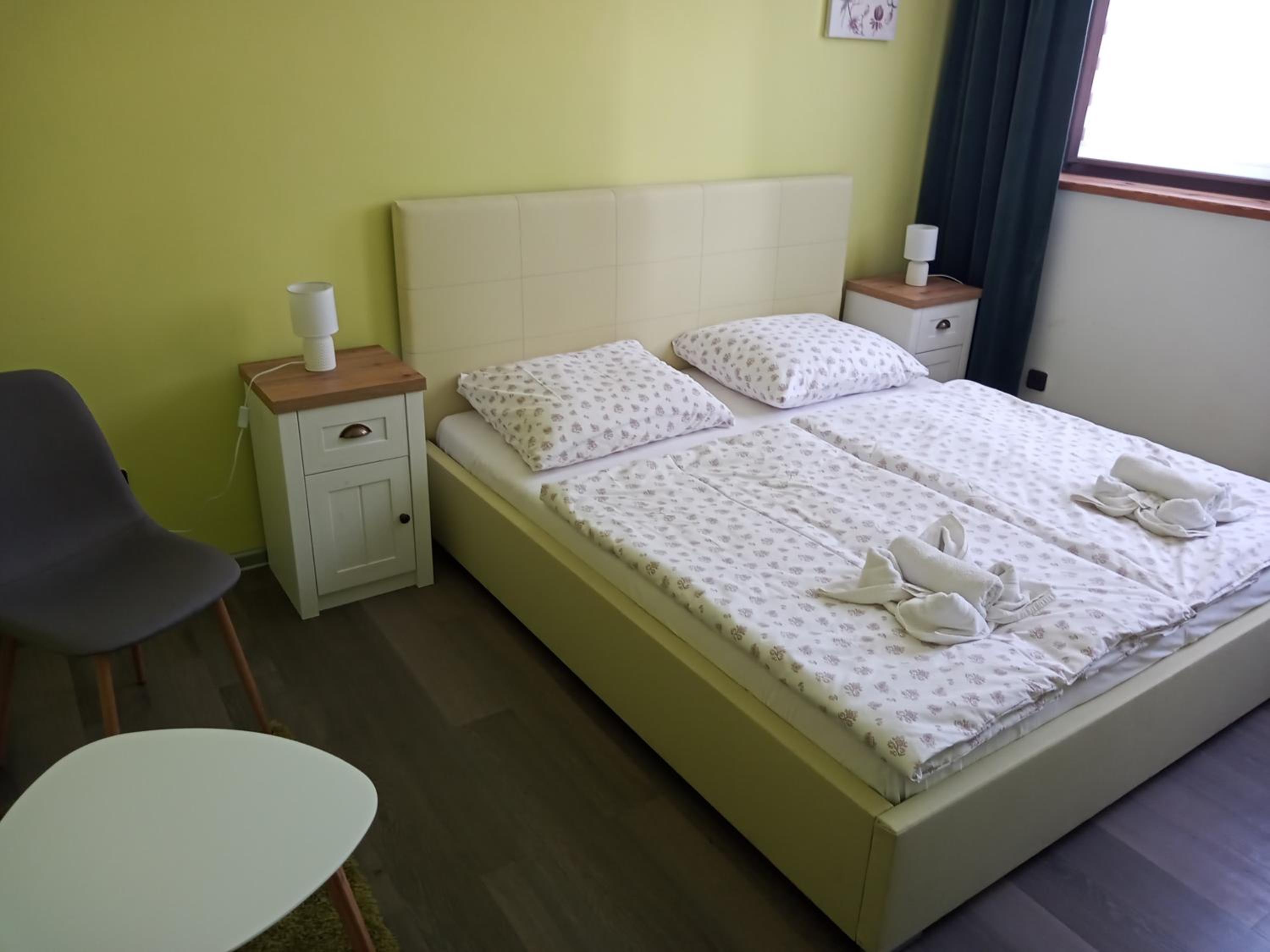 Deluxe Double Room with Shower