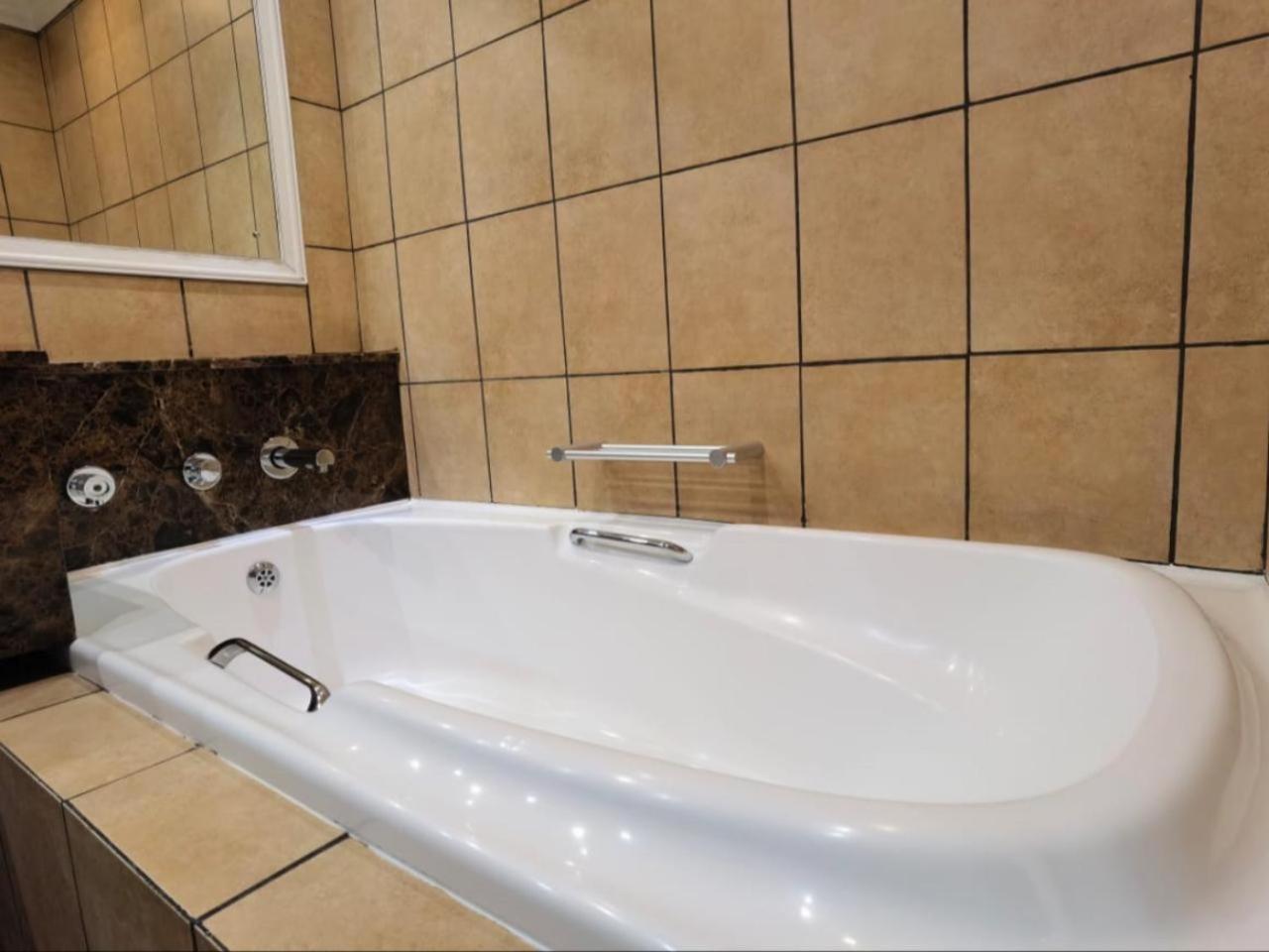 Deluxe Double or Twin Room - Photo 4