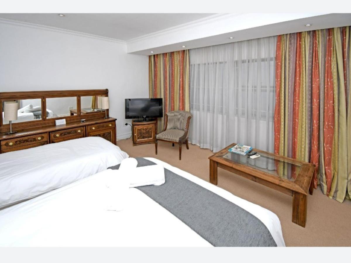 Deluxe Double or Twin Room - Photo 3