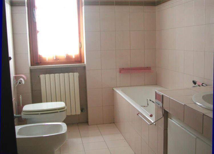 Double or Twin Room with Private Bathroom - Photo 3
