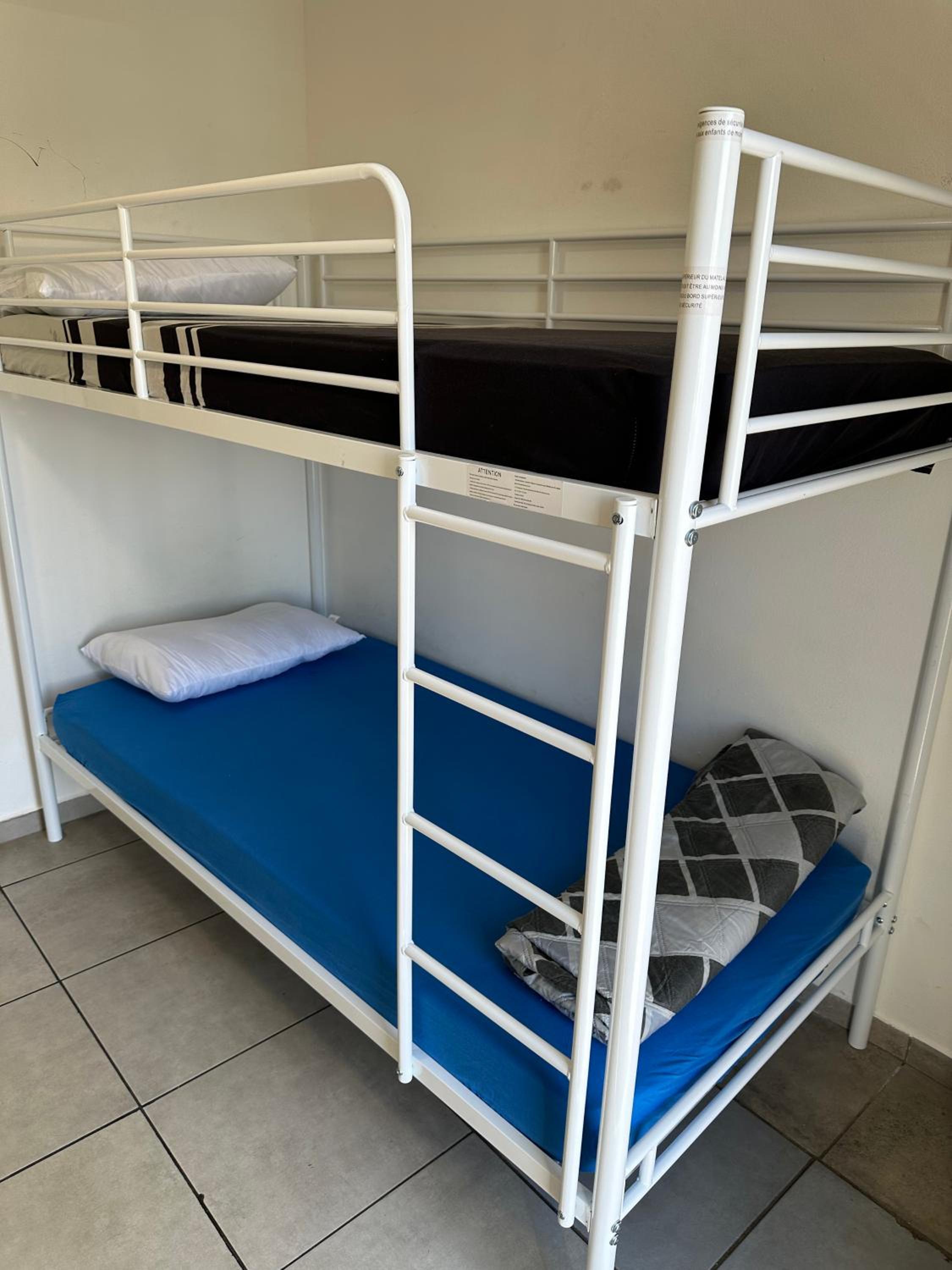 Bed in 8-Bed Mixed Dormitory Room photo 3