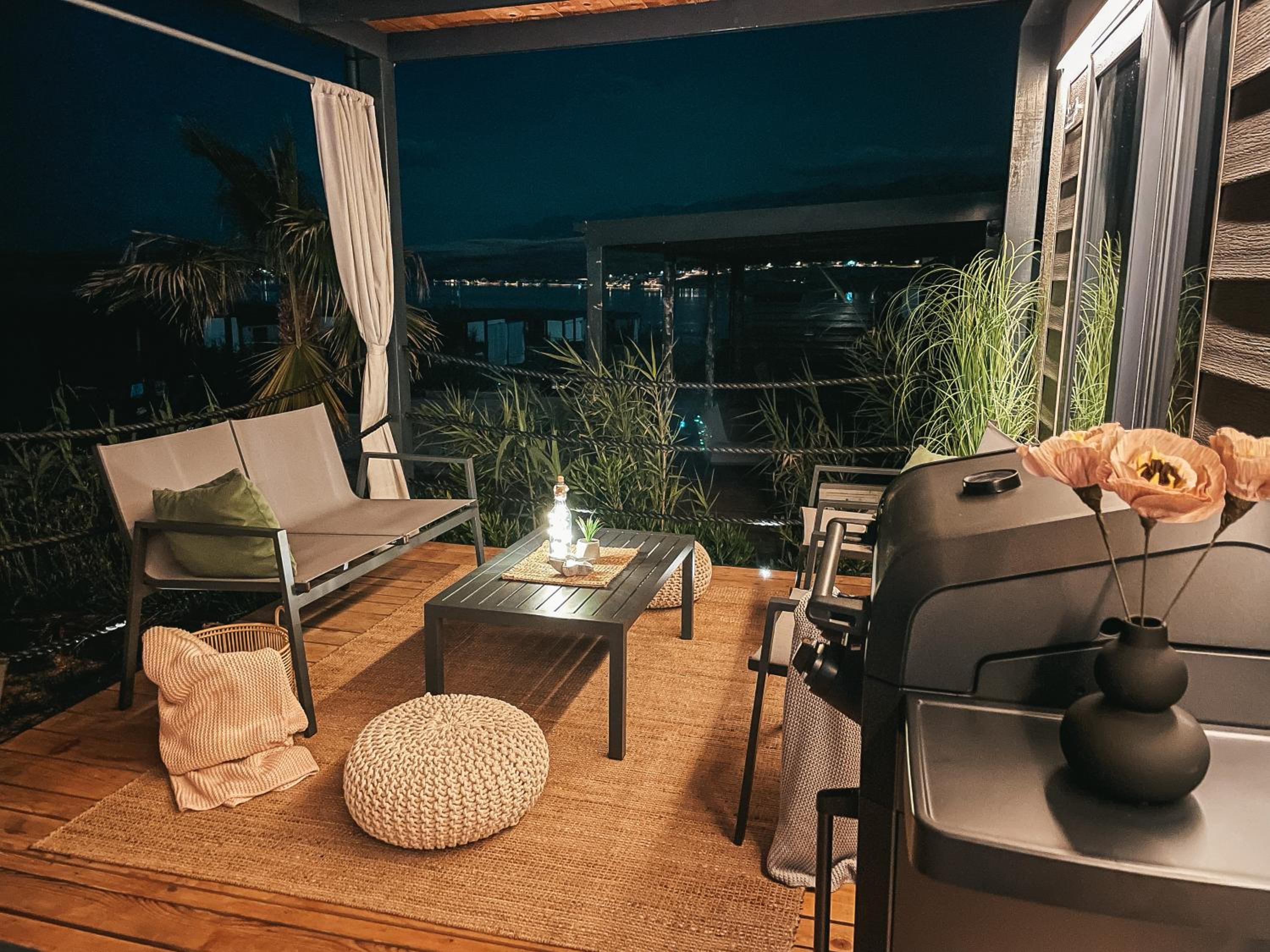 Mobile Home photo 3