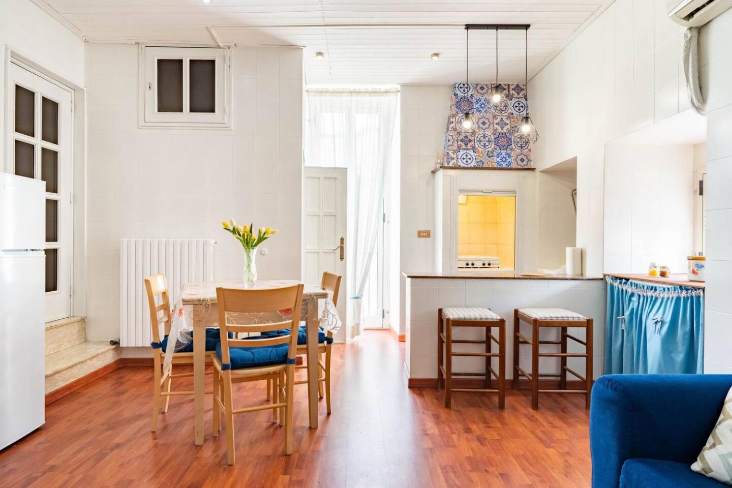 Apartment with Balcony - Photo 31