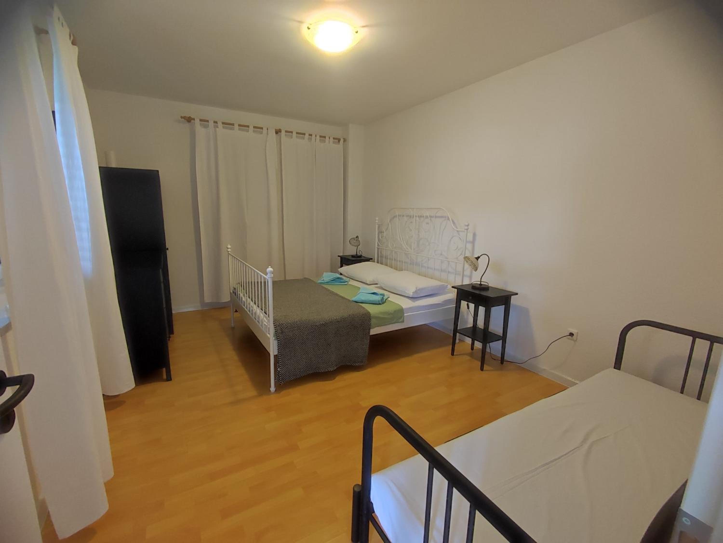 One-Bedroom Apartment (3 Adults) - Photo 7
