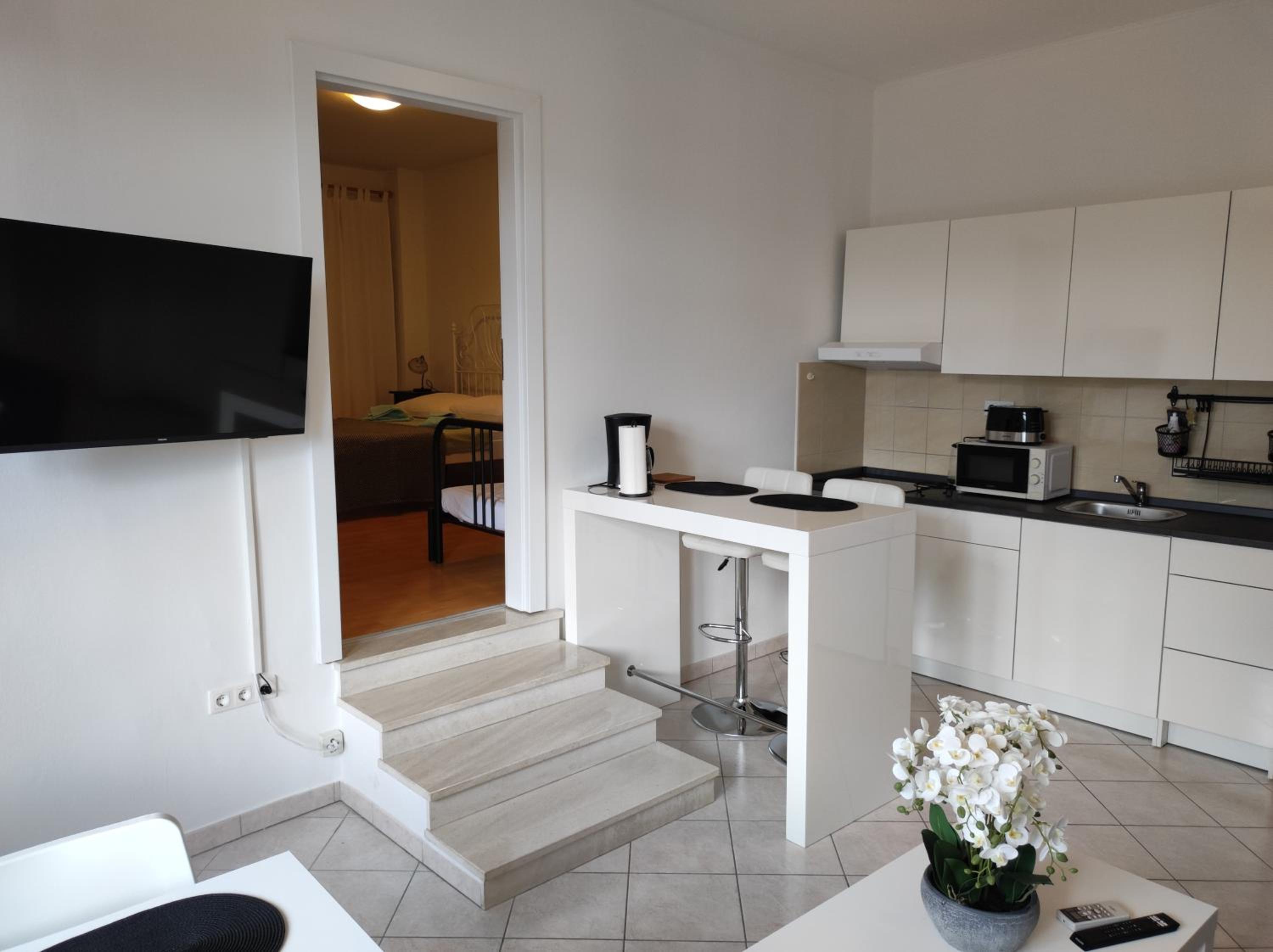 One-Bedroom Apartment (3 Adults) - Photo 3
