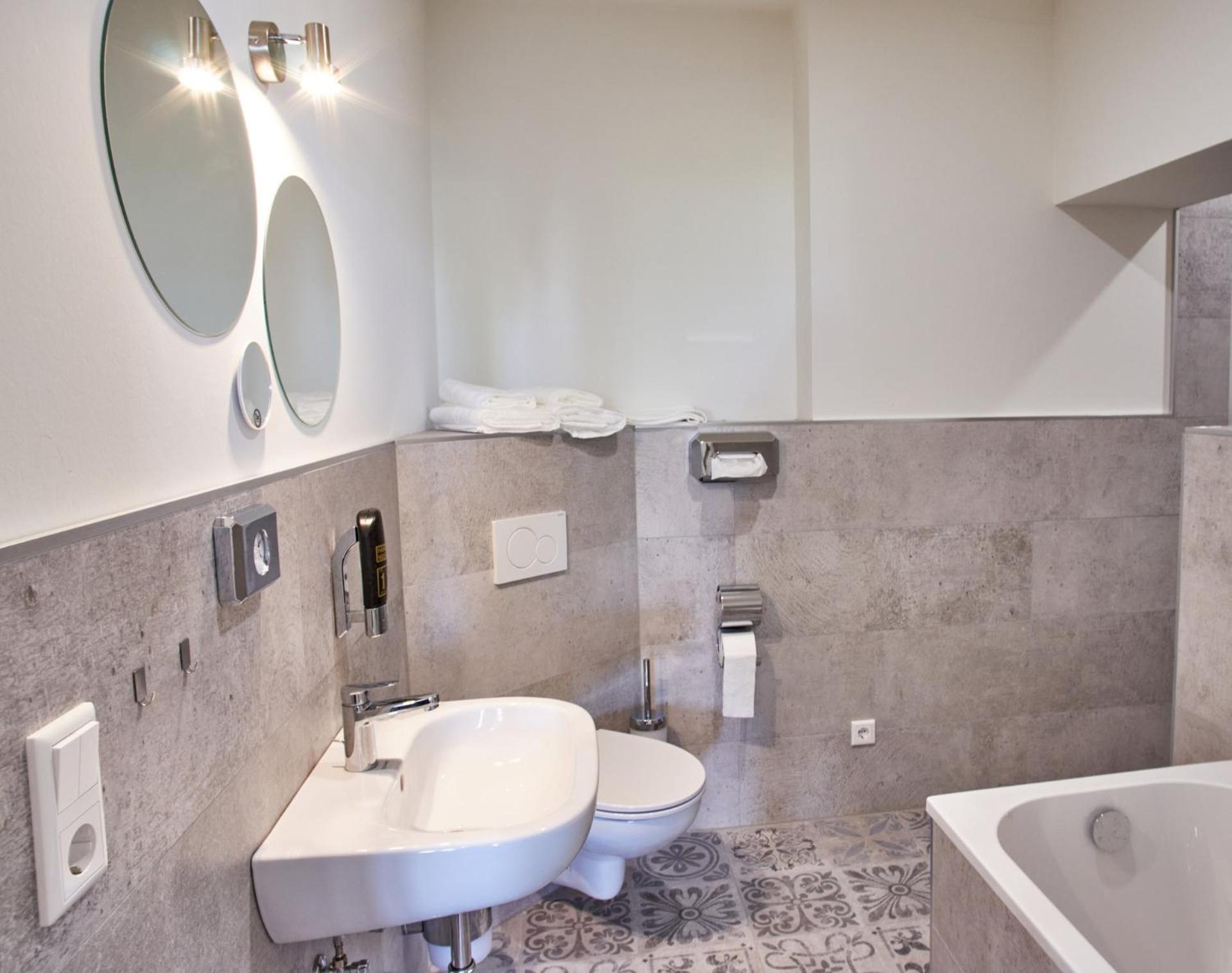 Deluxe Double or Twin Room photo 2