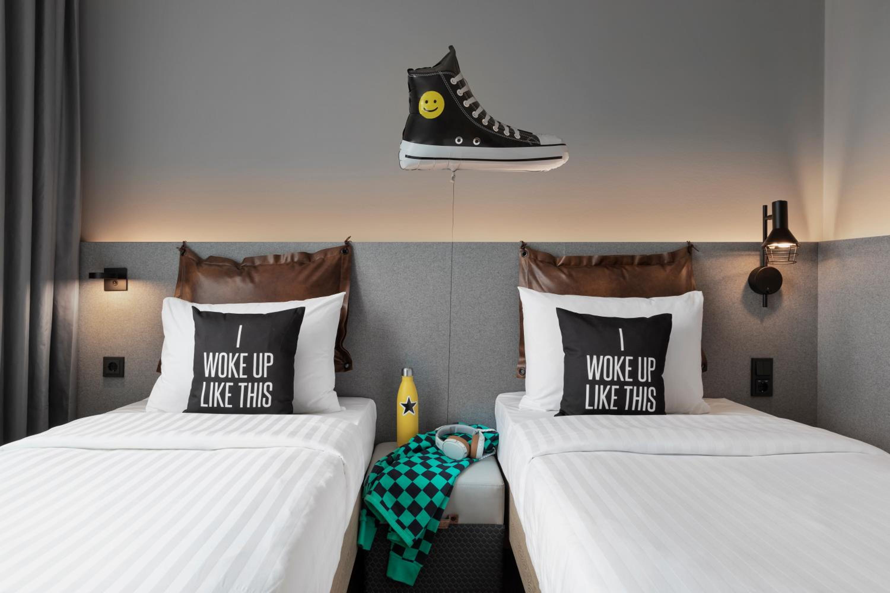 Moxy Twin Room