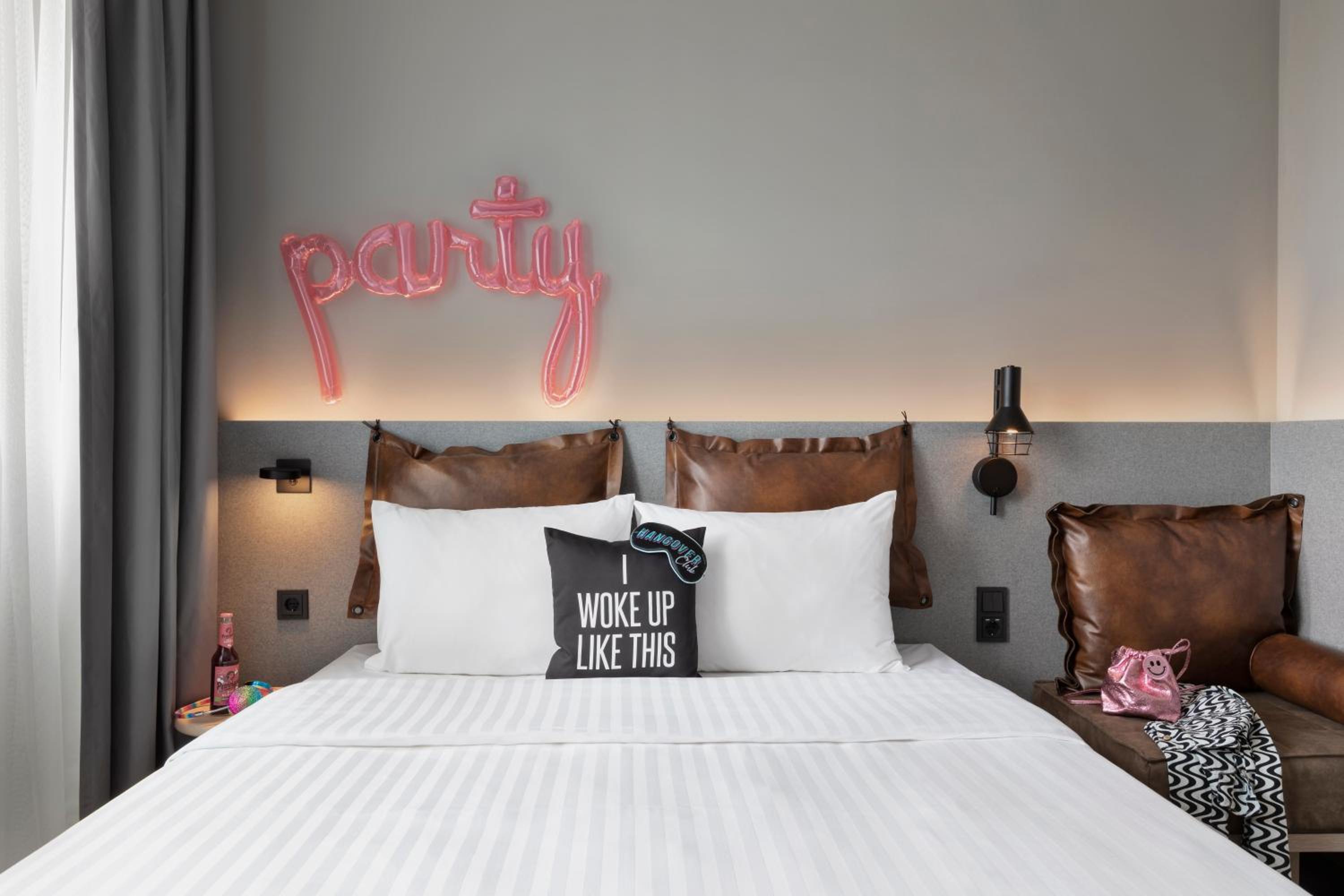 Moxy Queen Room with City View