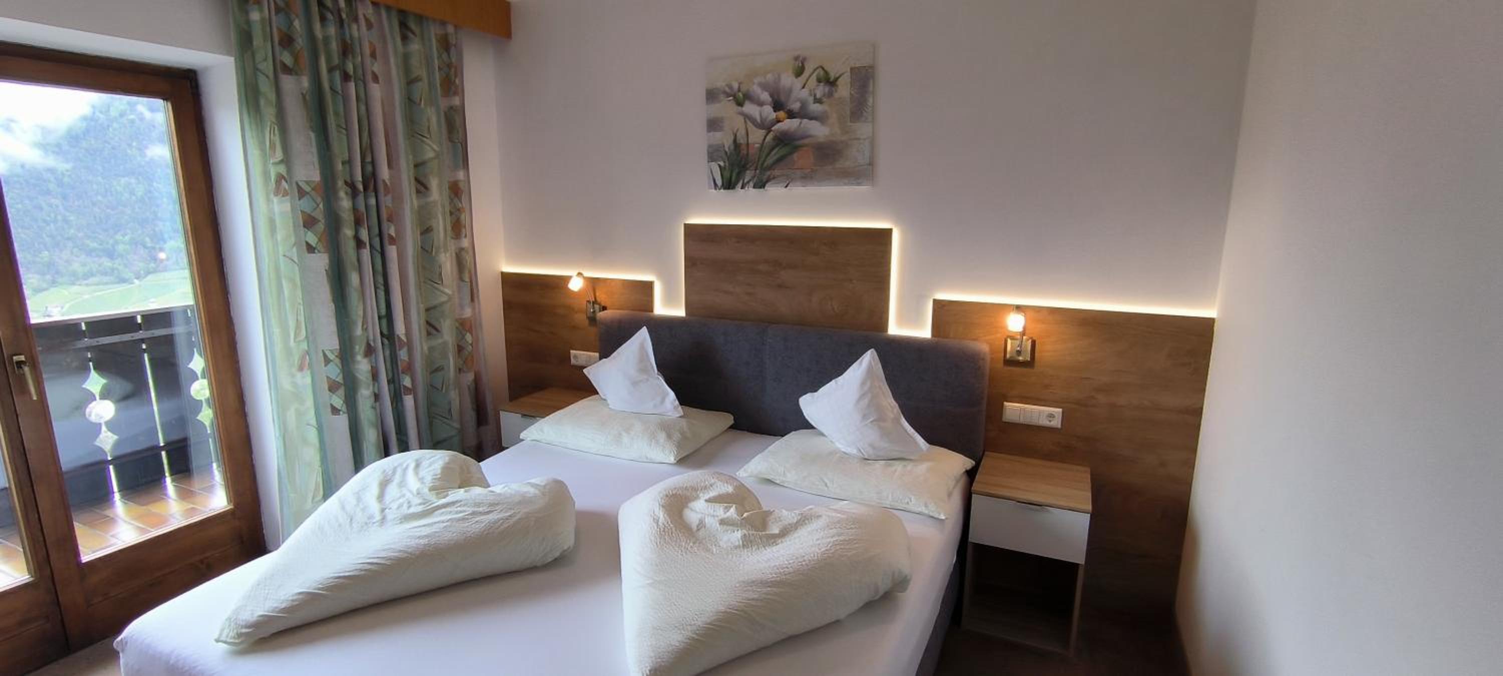 Double Room with Balcony - Photo 7