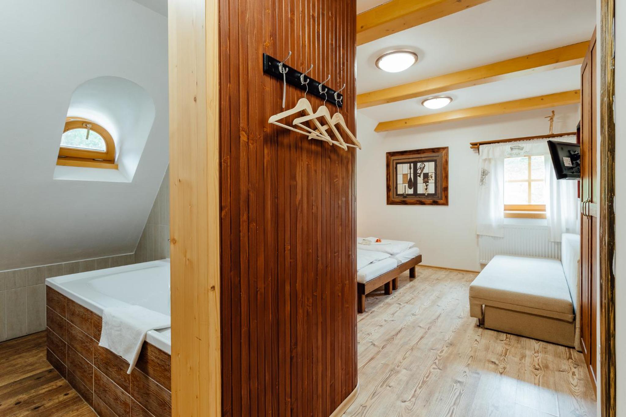 Deluxe Twin Room - Photo 4