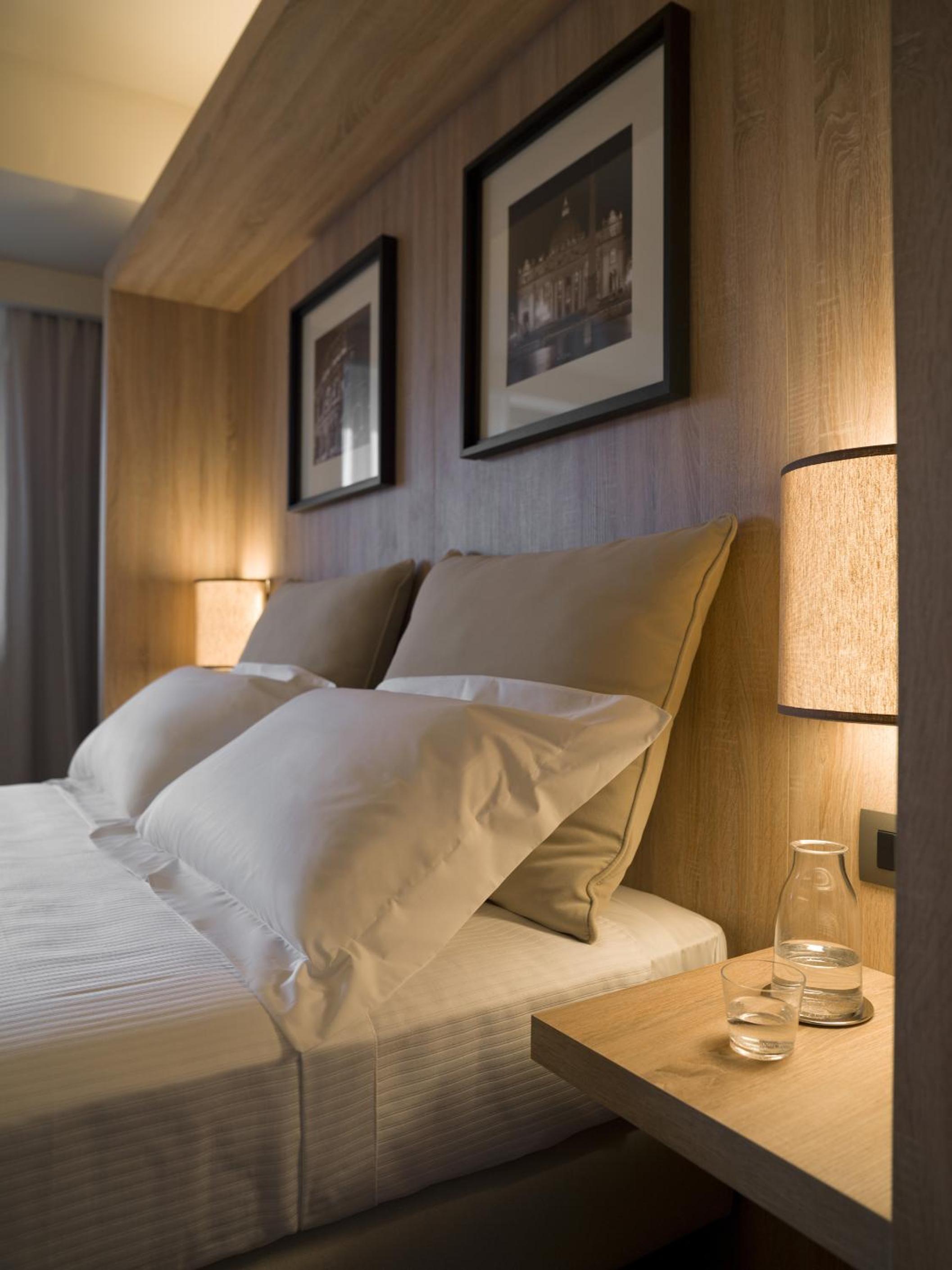 Deluxe Double or Twin Room - Photo 2