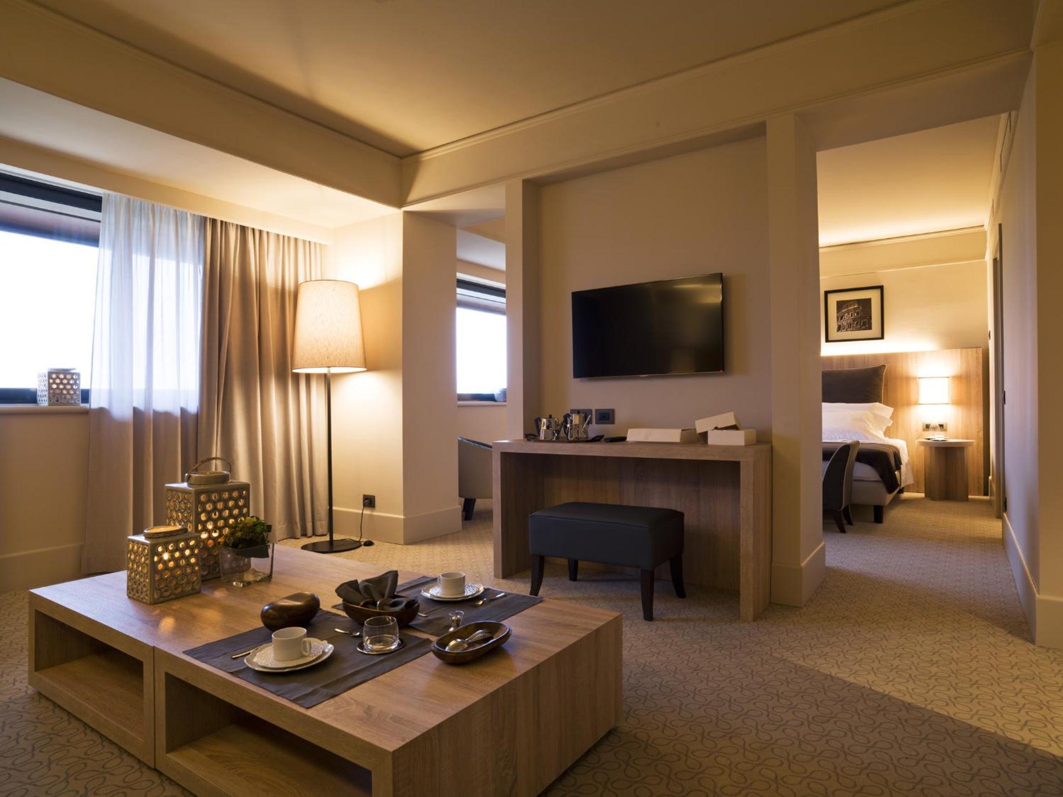 Suite - Photo 2