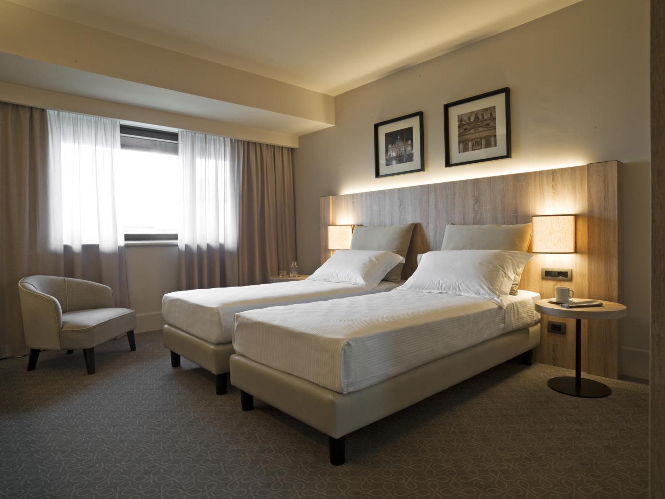 Deluxe Double or Twin Room - Photo 4