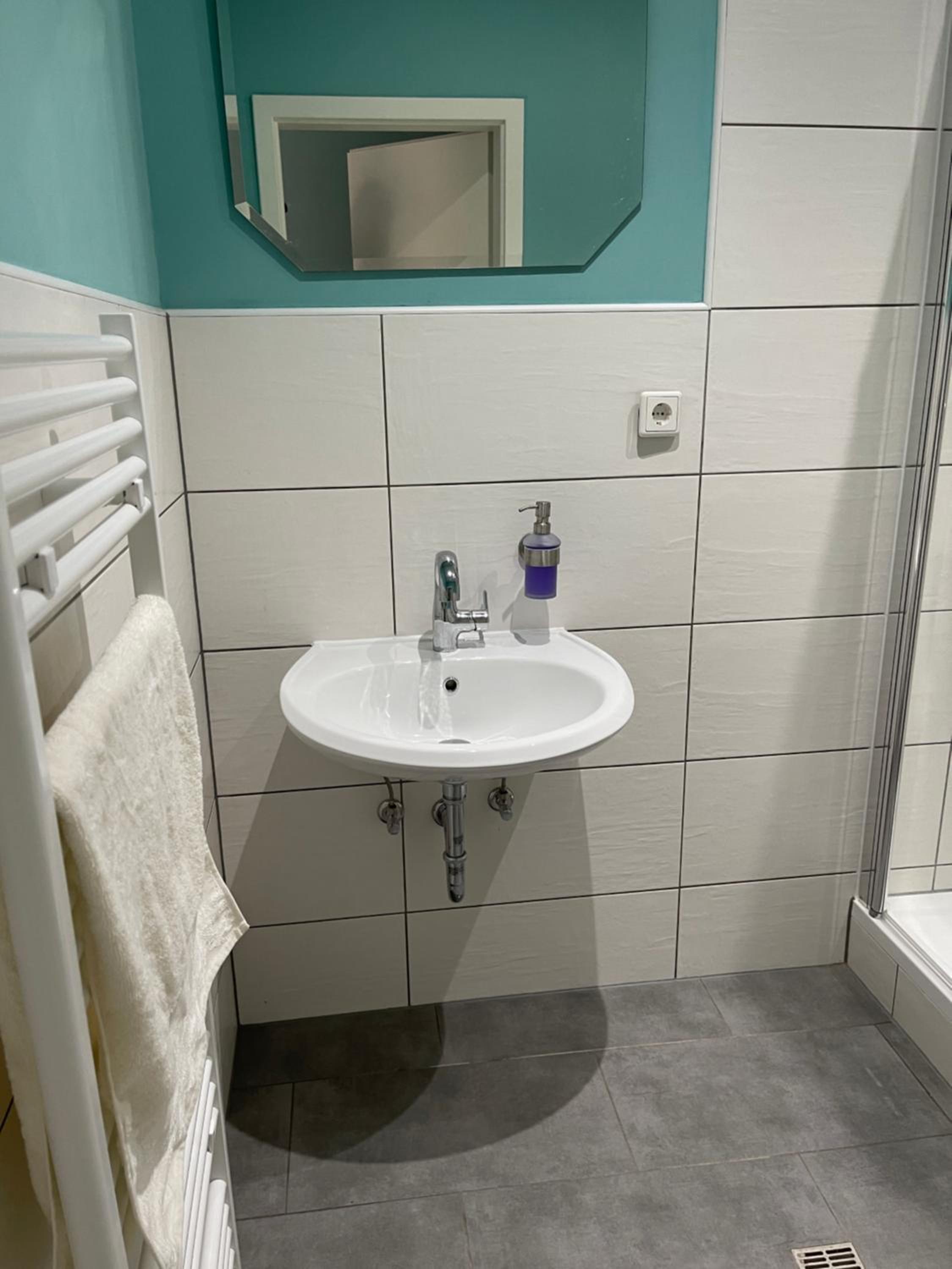 Comfort Triple Room with Shower - Photo 5