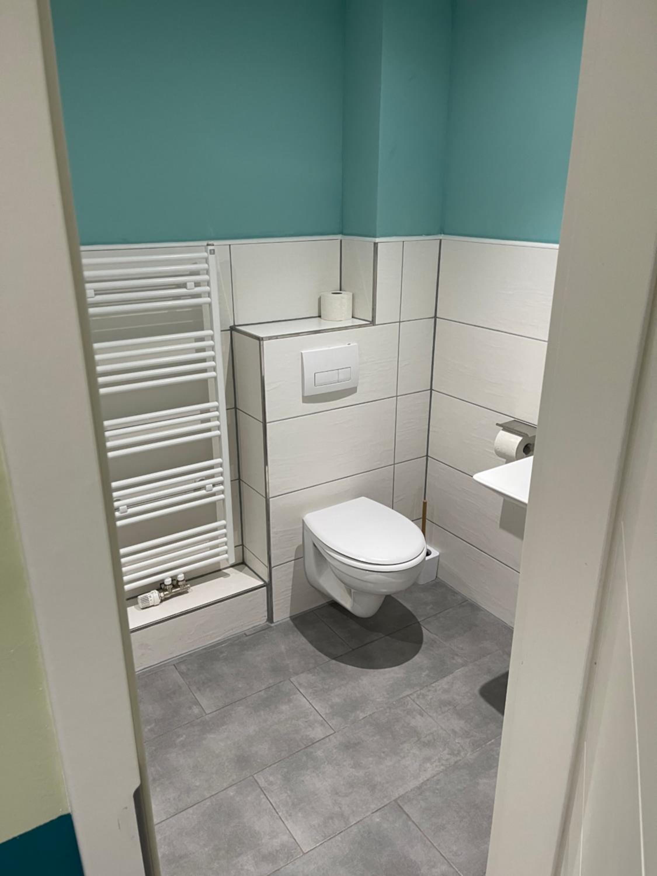 Double or Twin Room with Shower - Photo 6