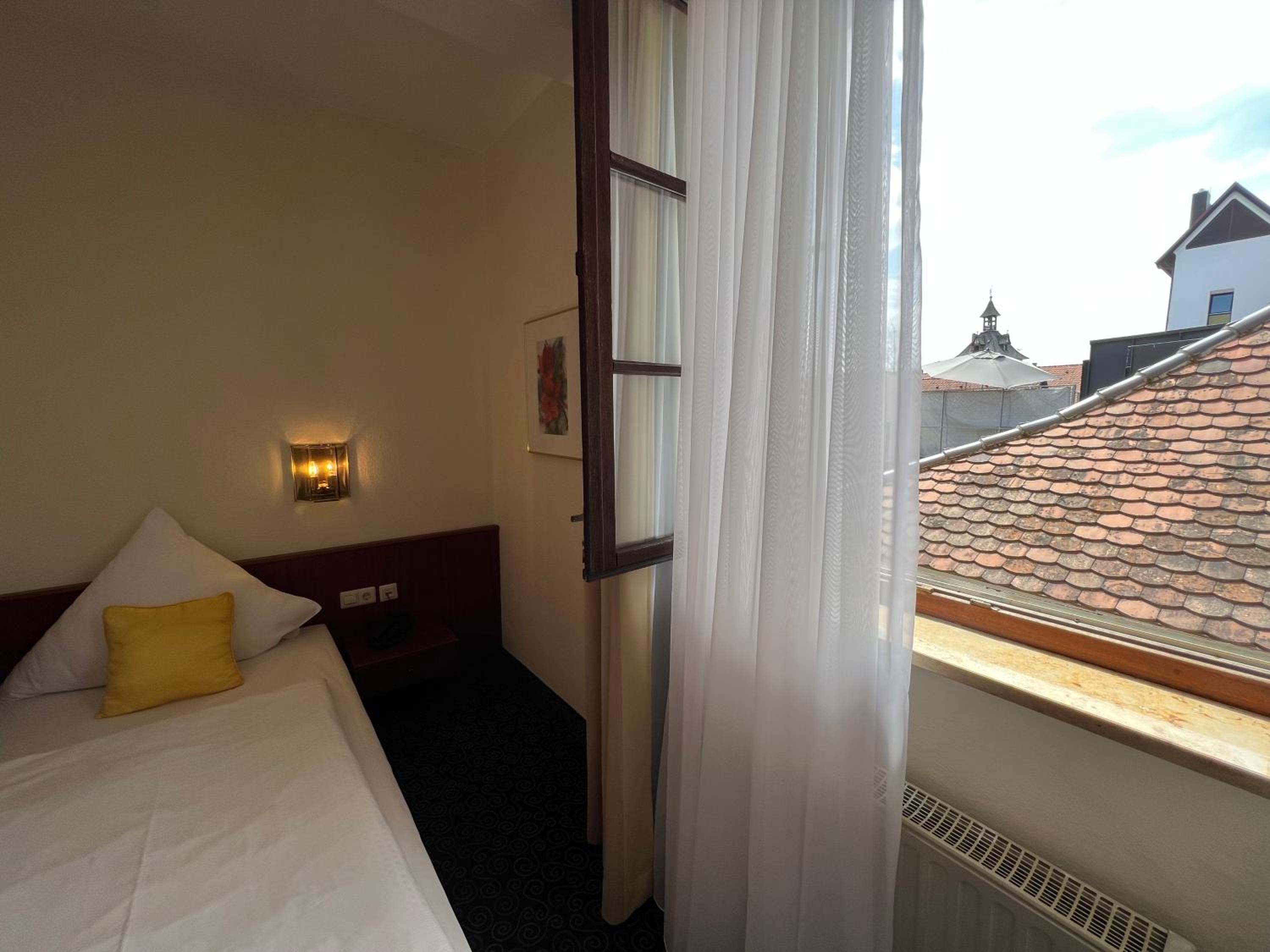 Single Room photo 3