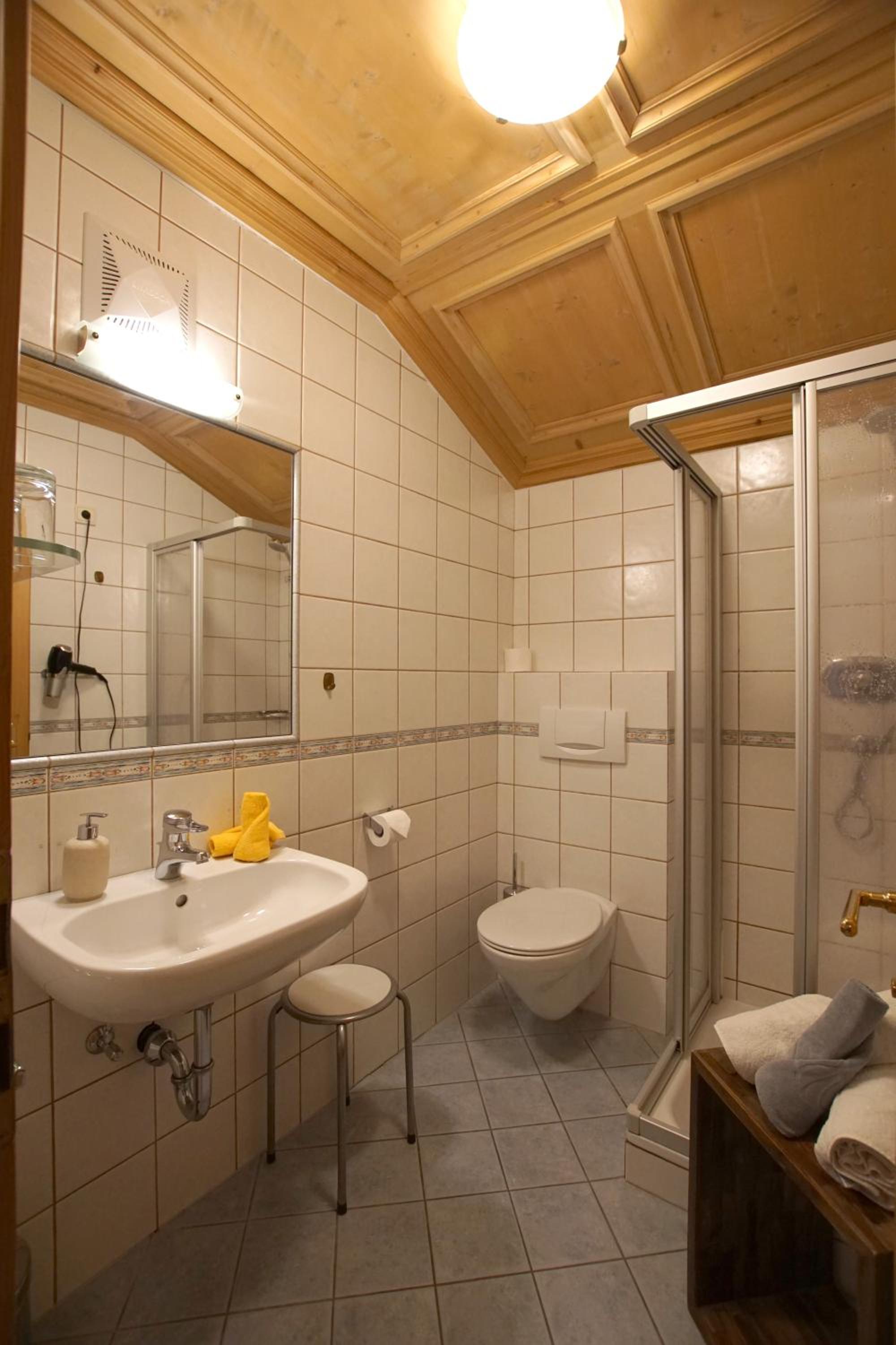 Double Room - Photo 7