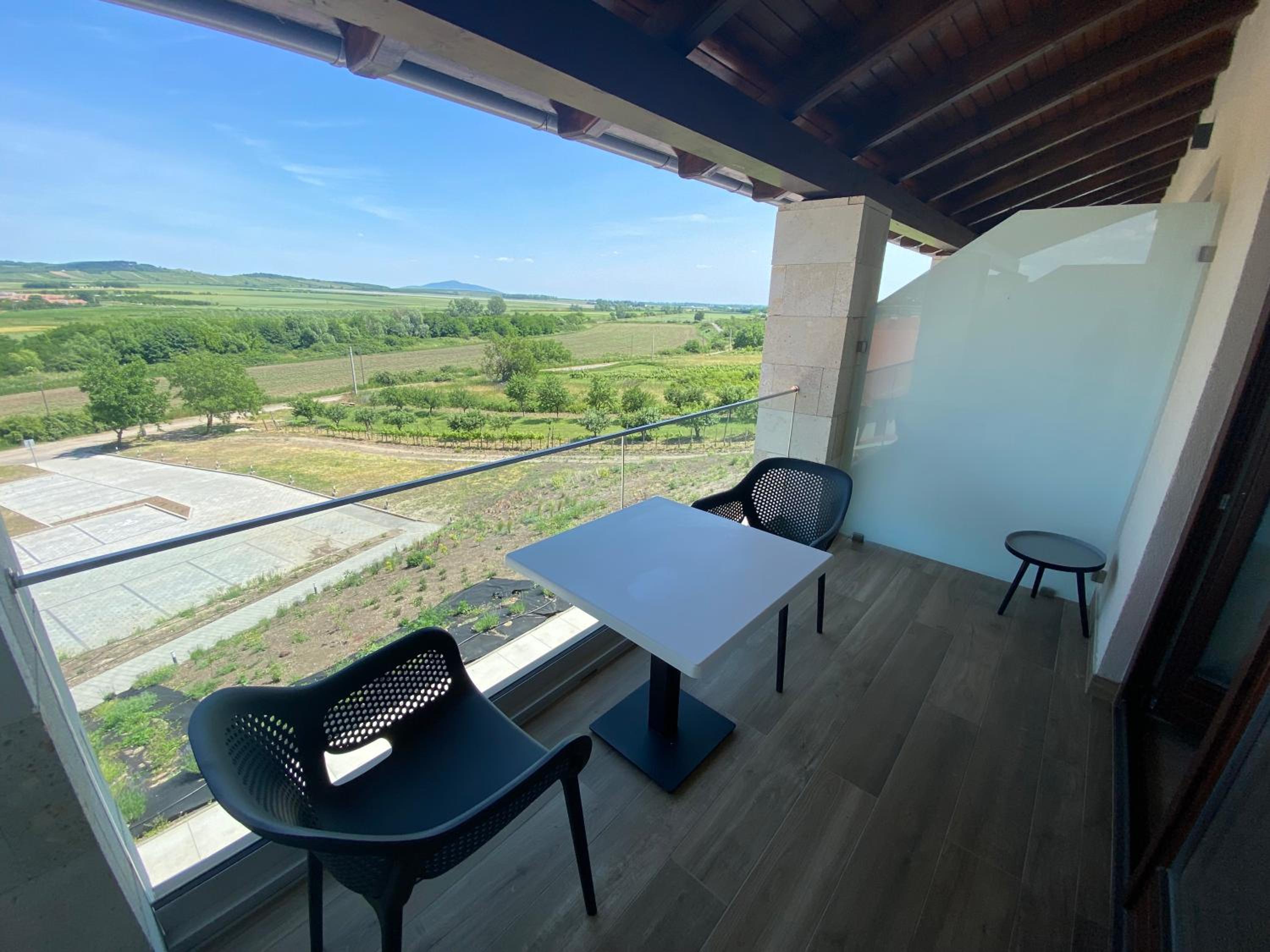 Double Room with Balcony (3 Adults) photo 3