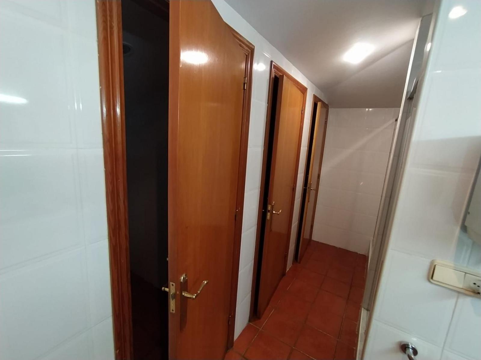 10-Bed Mixed Dormitory Room photo 2
