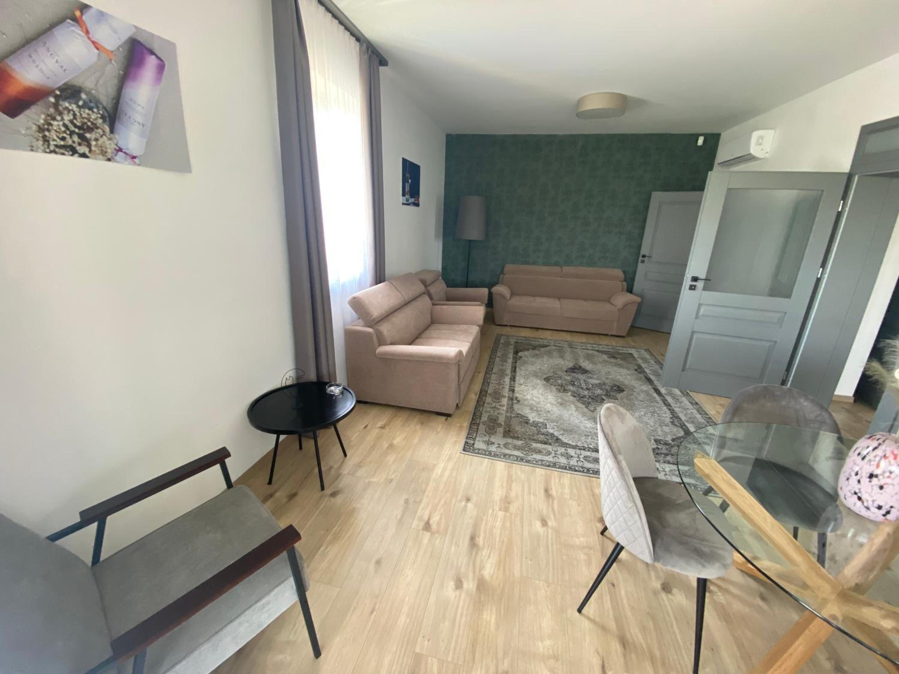 Family Room photo 3
