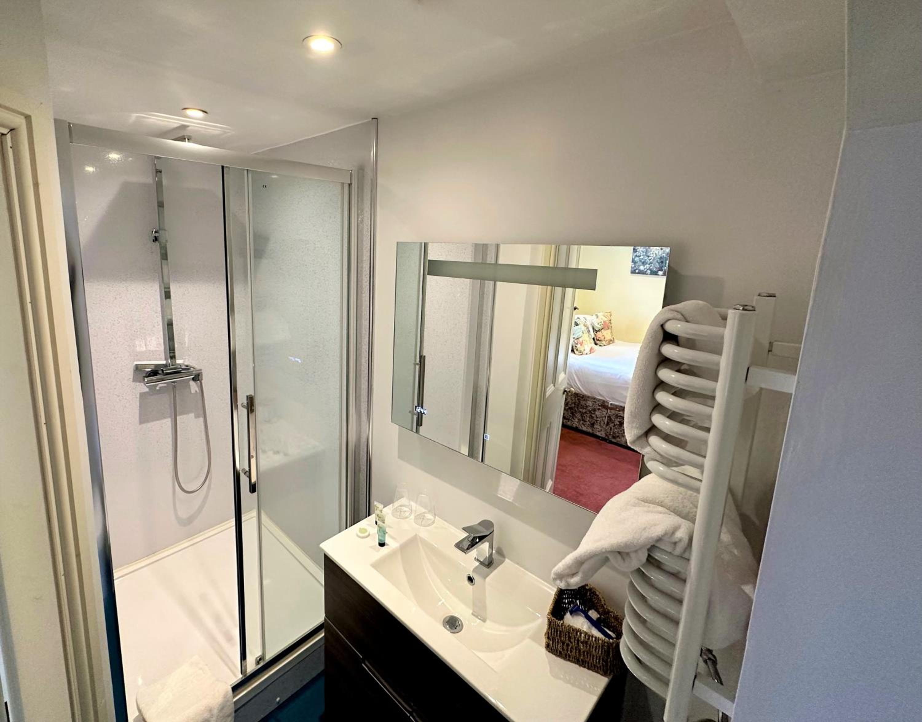 Classic Double Room - Photo 6