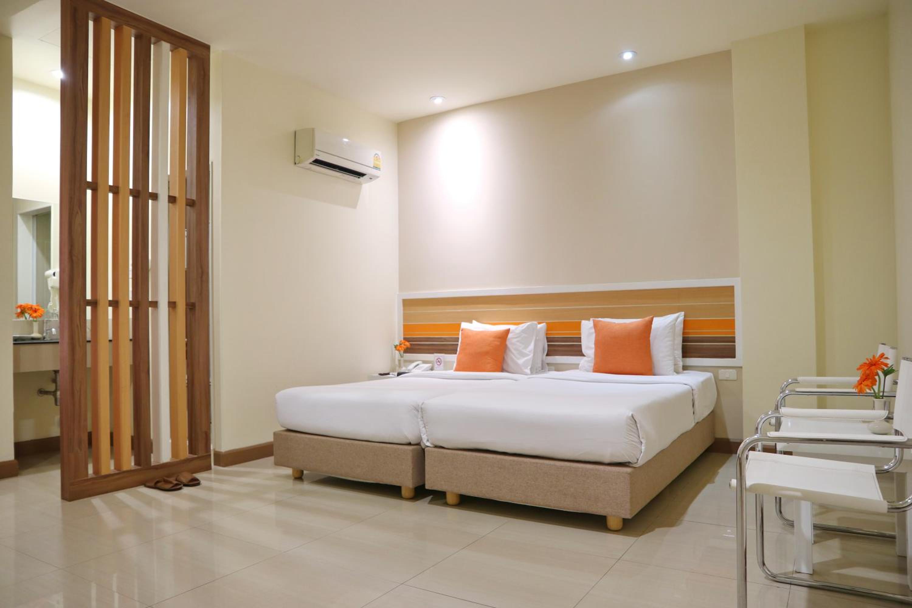 Deluxe Double or Twin Room - Photo 2