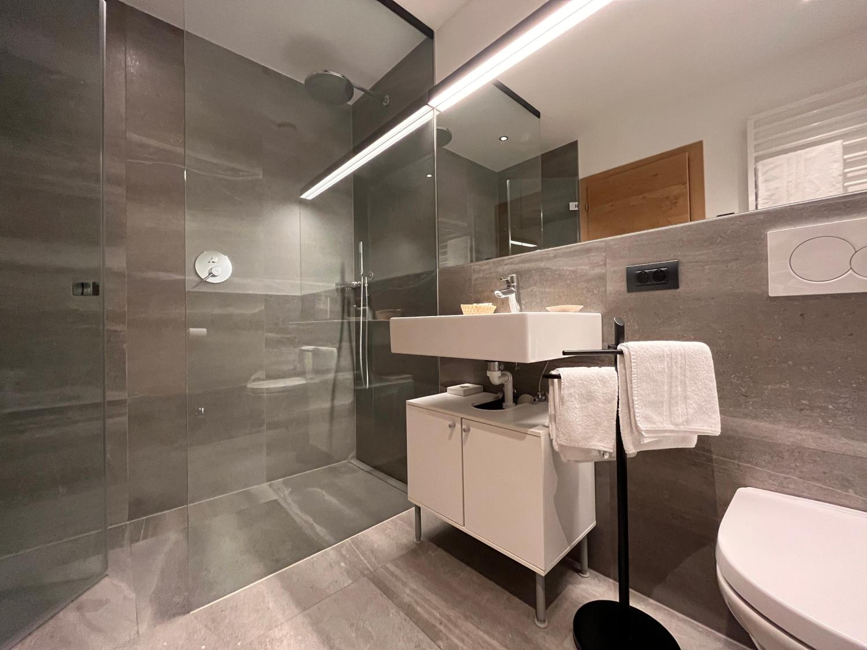 Double Or Twin Room With Balcony - Photo 4