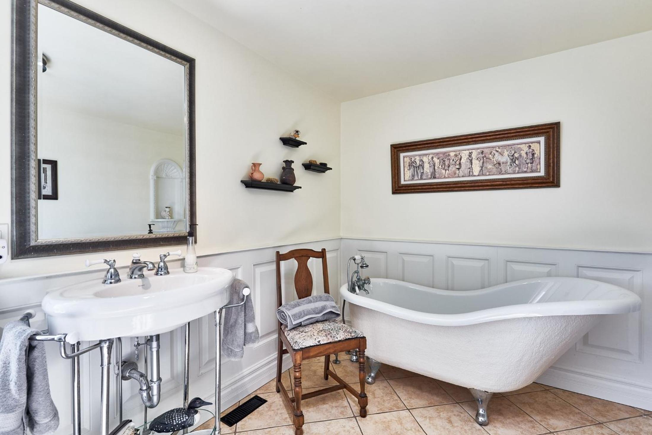 Double Room with Shared Bathroom photo 3