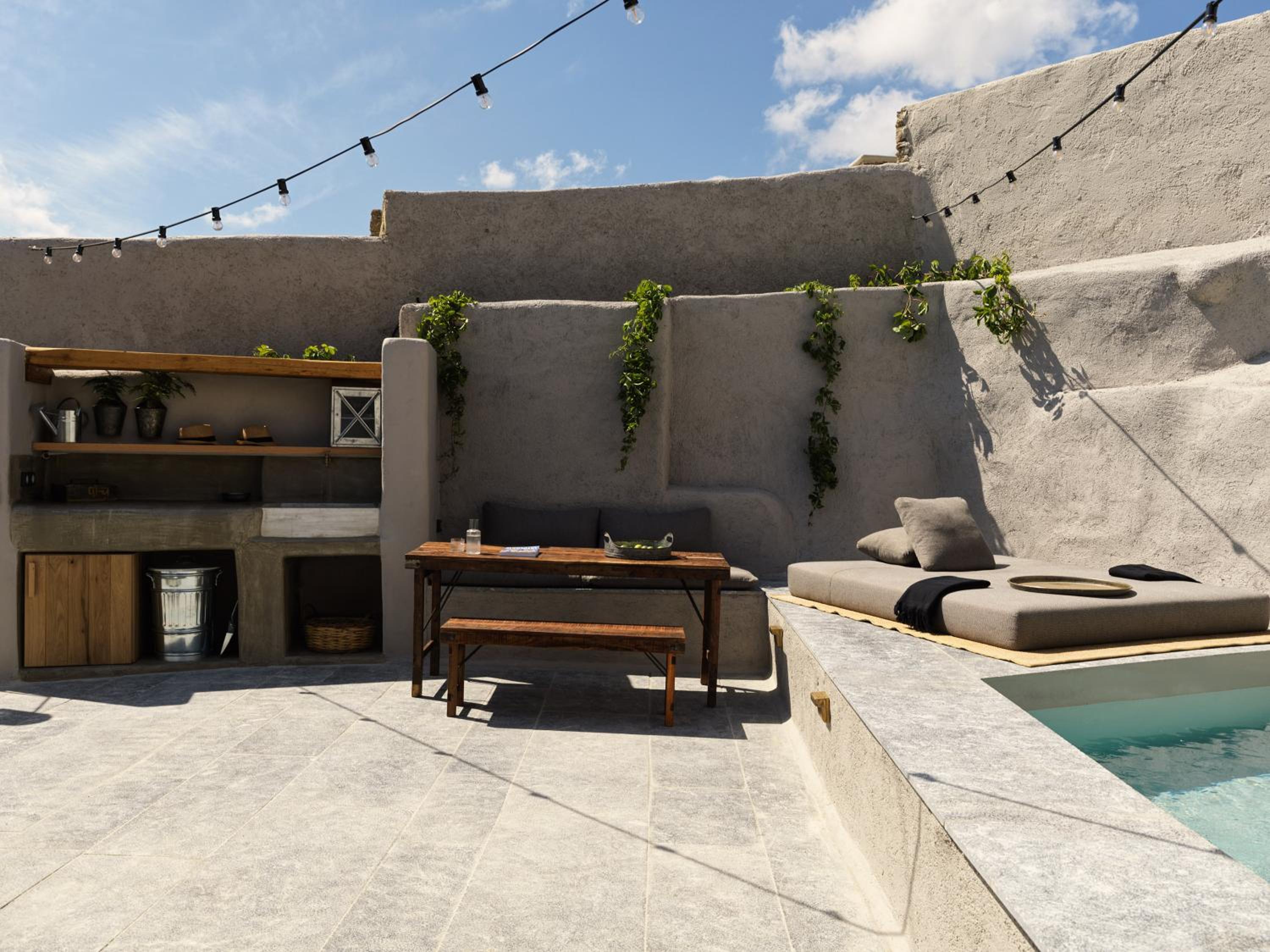 Hideout Suite with Private Pool & Yard - Photo 5