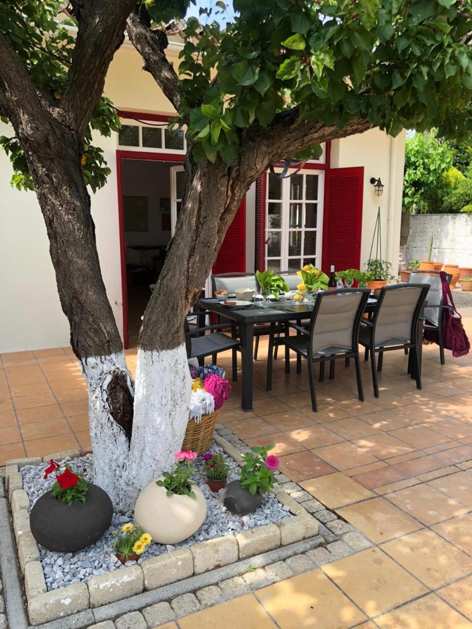 Villa photo 2