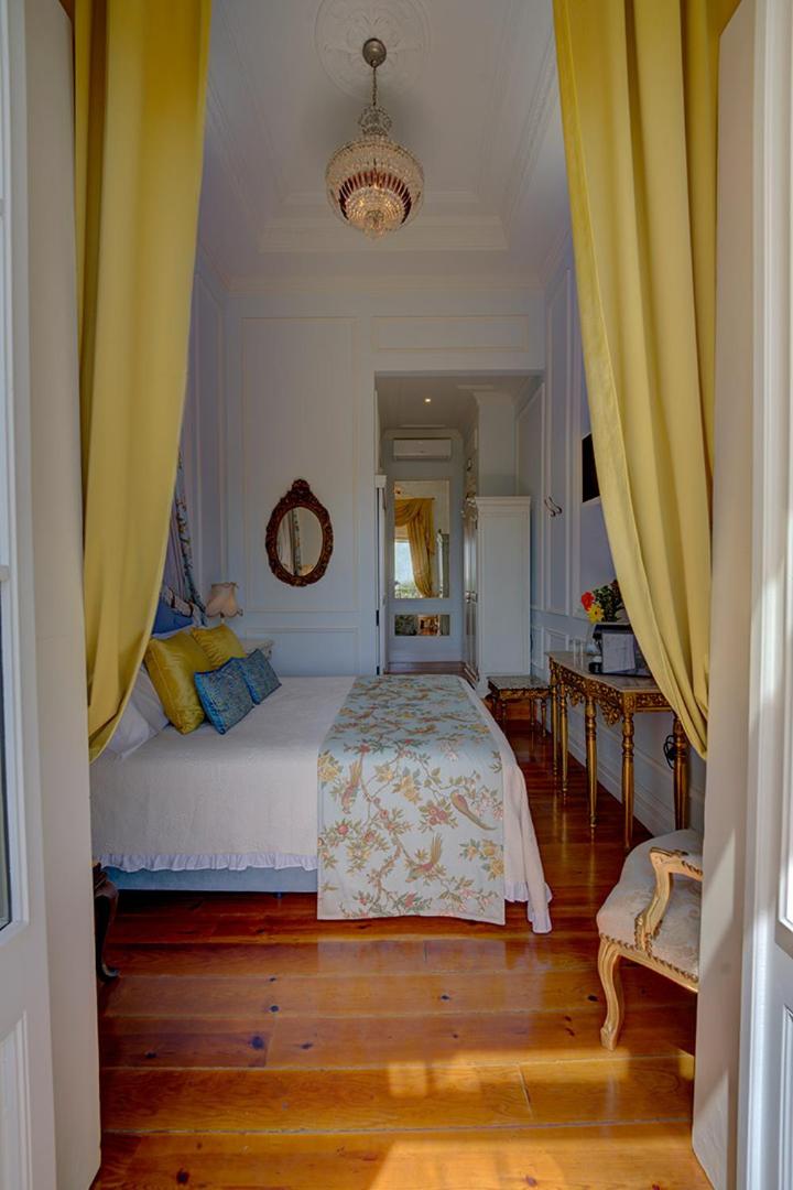 Superior Double Room with Balcony and City and River View