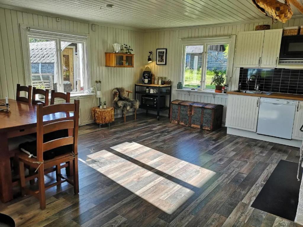 Two-Bedroom House - Photo 38