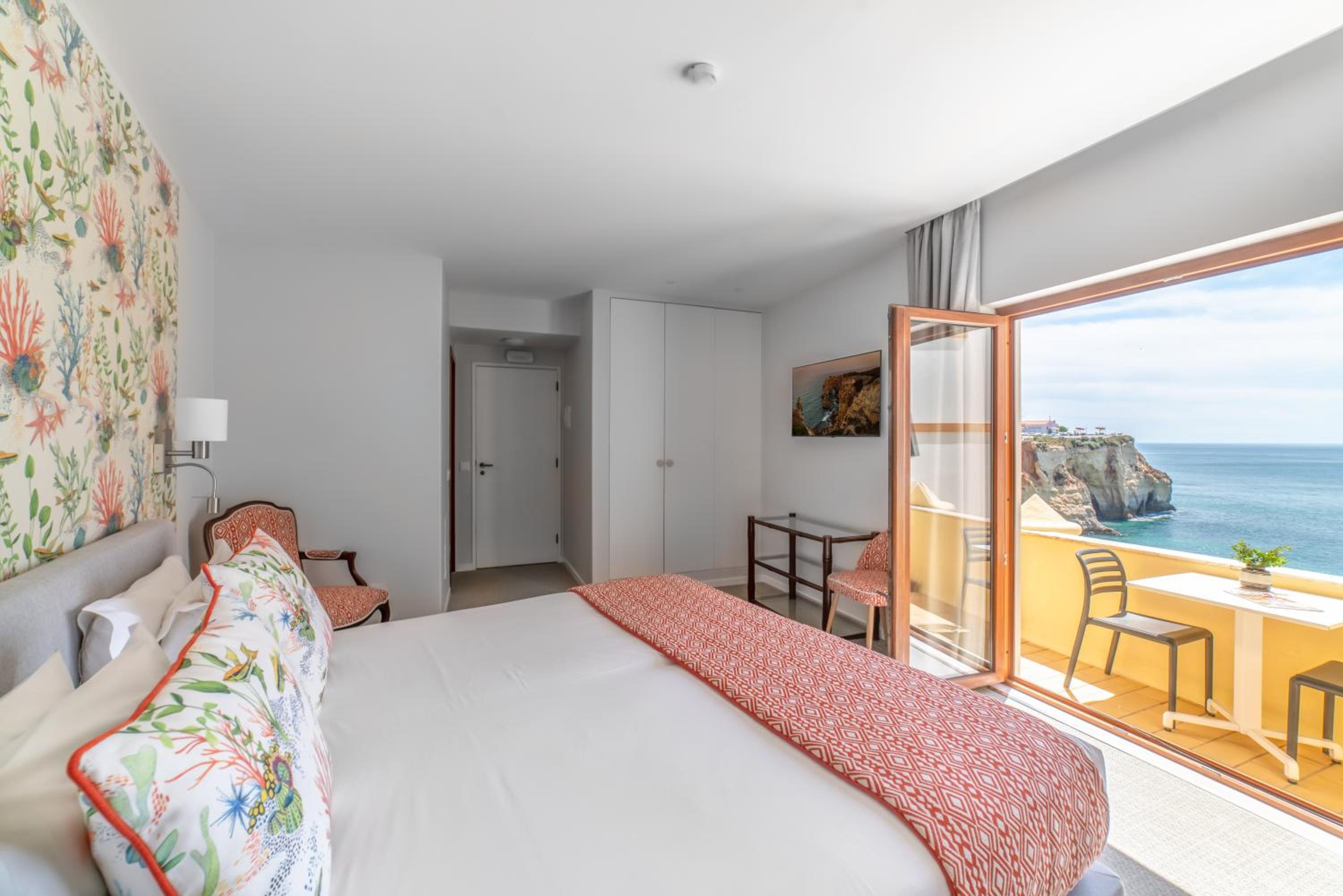 Double or Twin Room with Balcony and Sea View photo 1