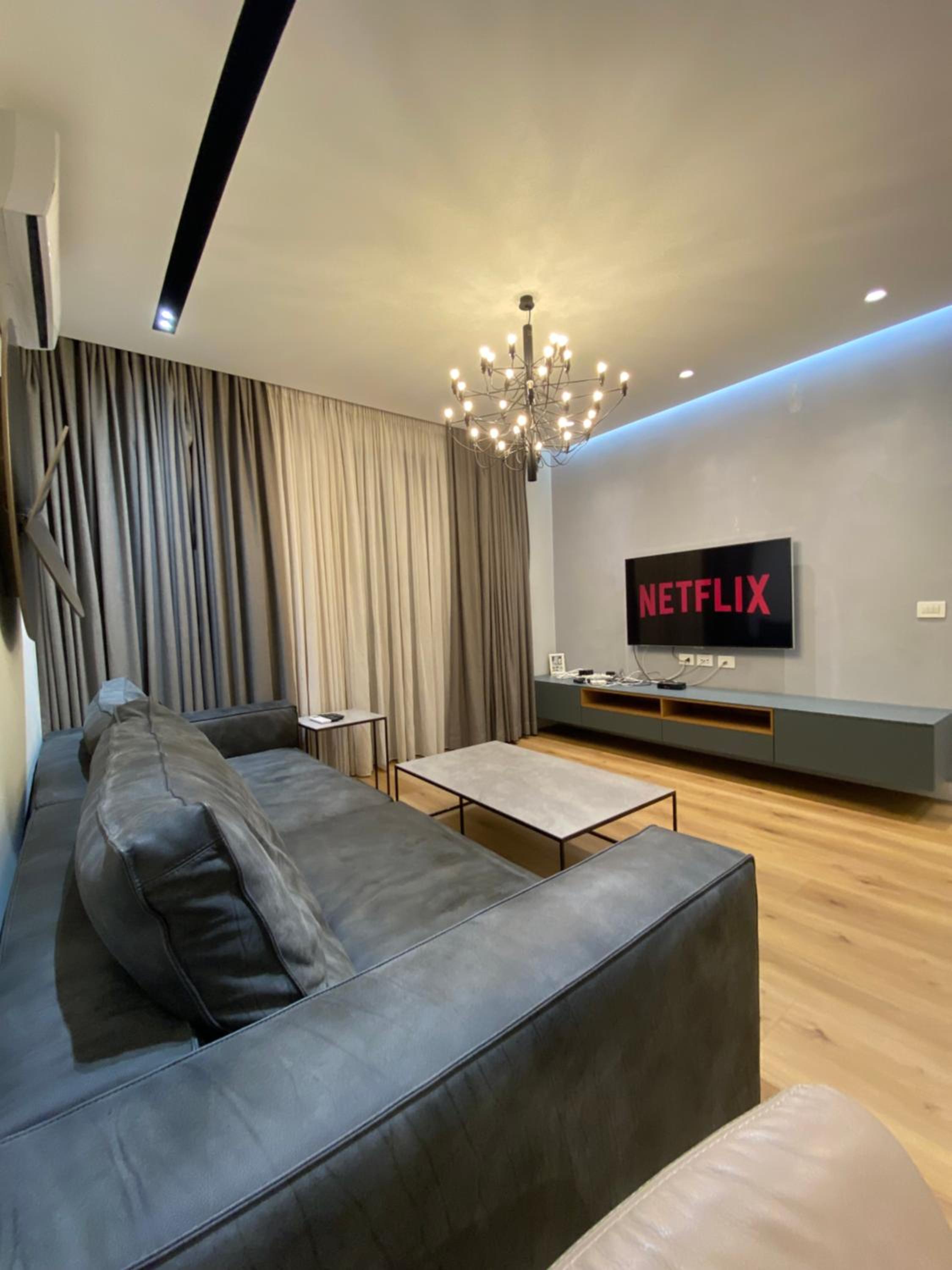 One-Bedroom Deluxe Apartment