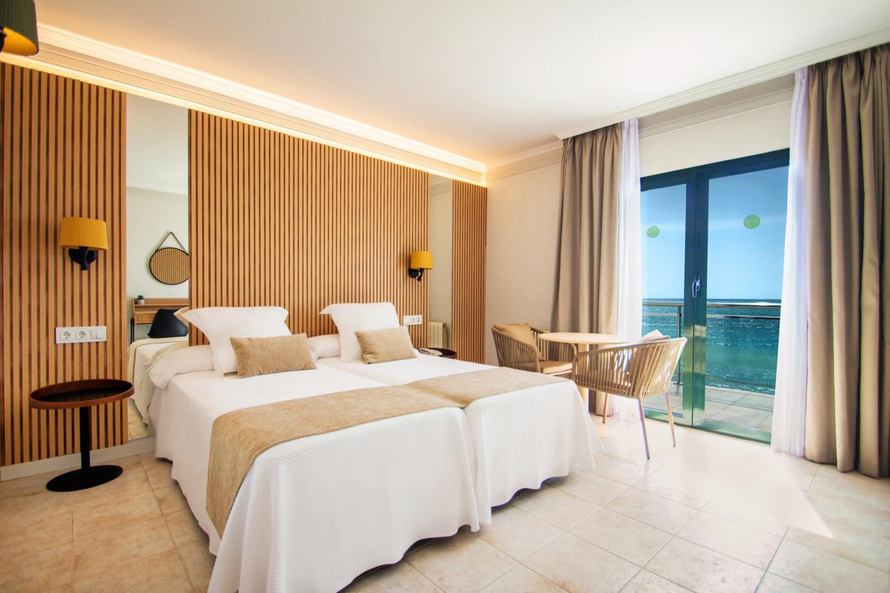 Deluxe Double Room With Balcony And Sea View photo 1