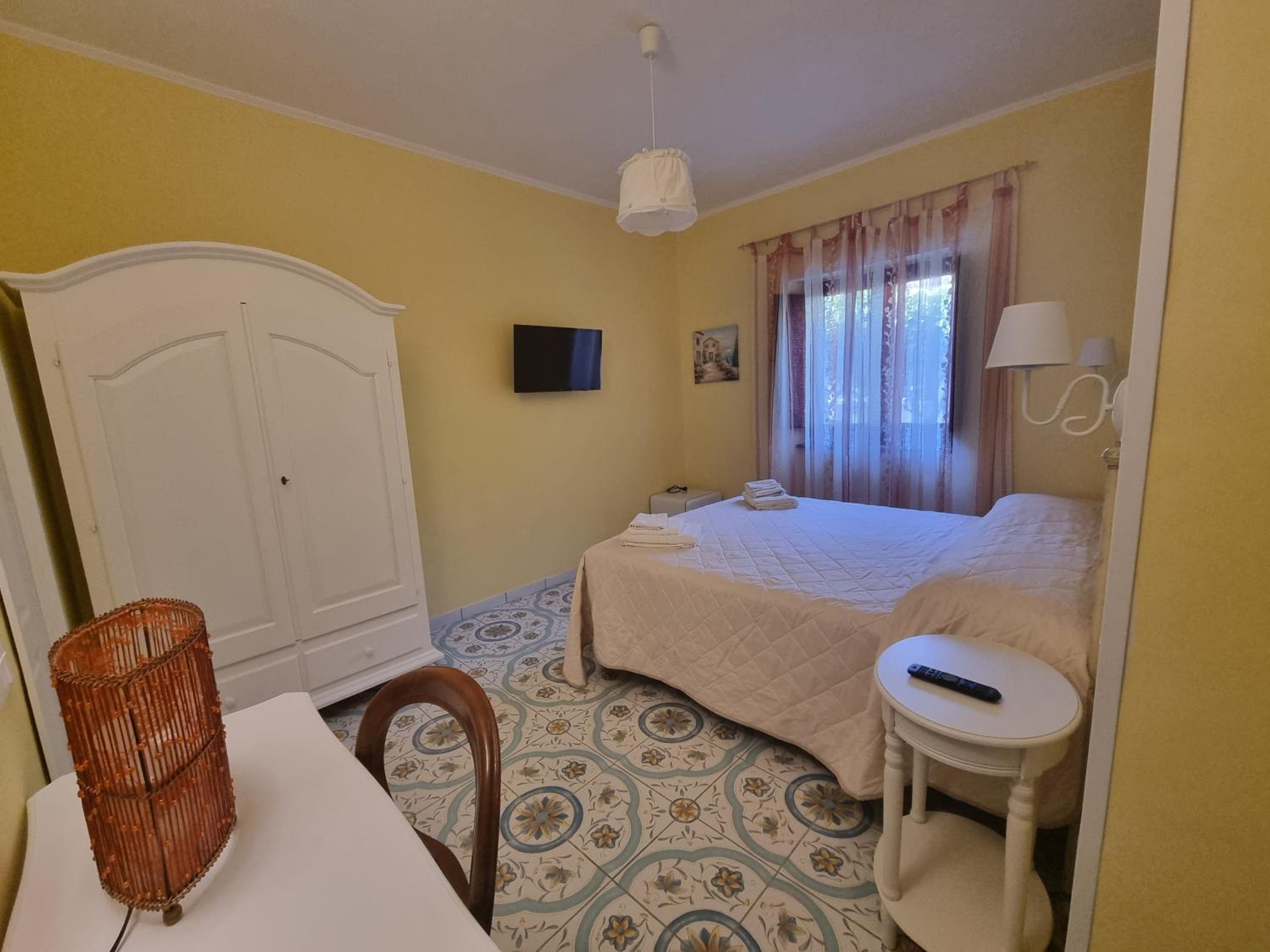 Double Room with Private Bathroom photo 2