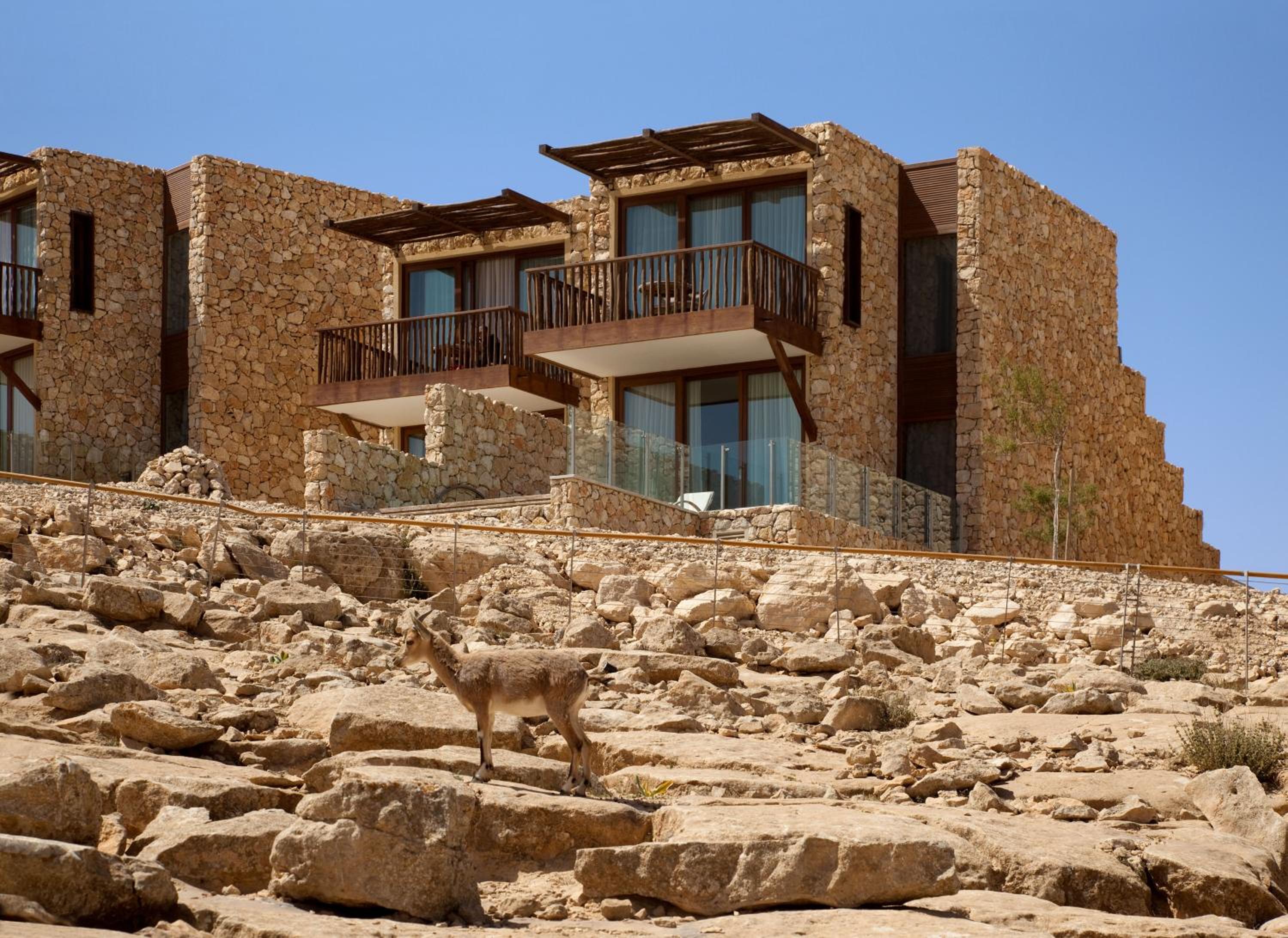 Double Room with Balcony - Photo 7