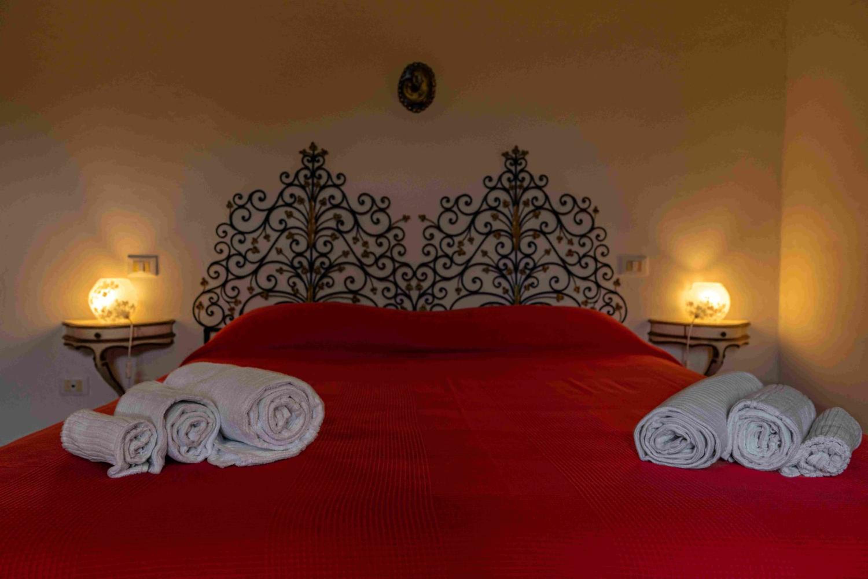 Deluxe Two-Bedroom Apartment with Garden View photo 1