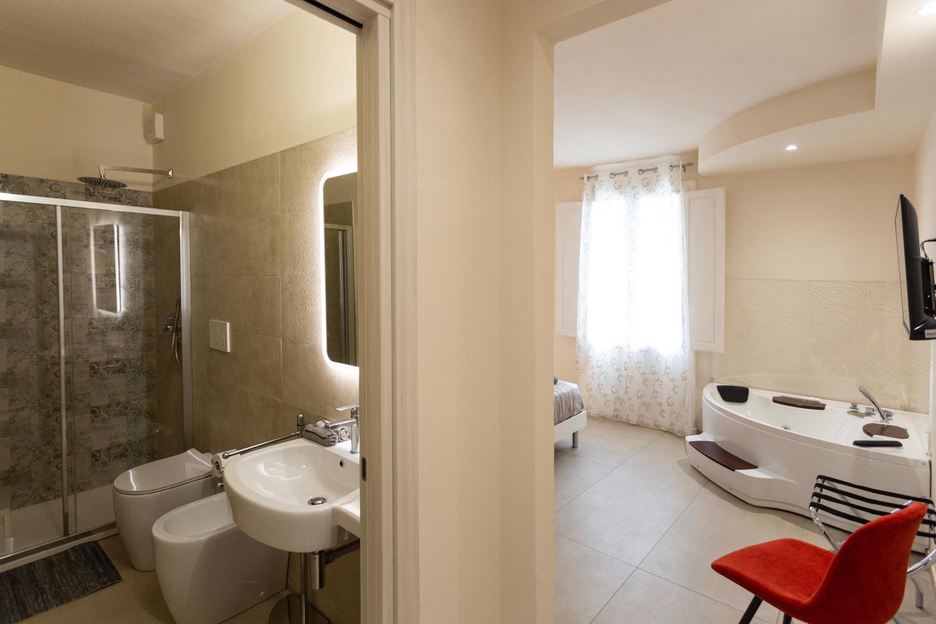 Queen Room with Spa Bath photo 2