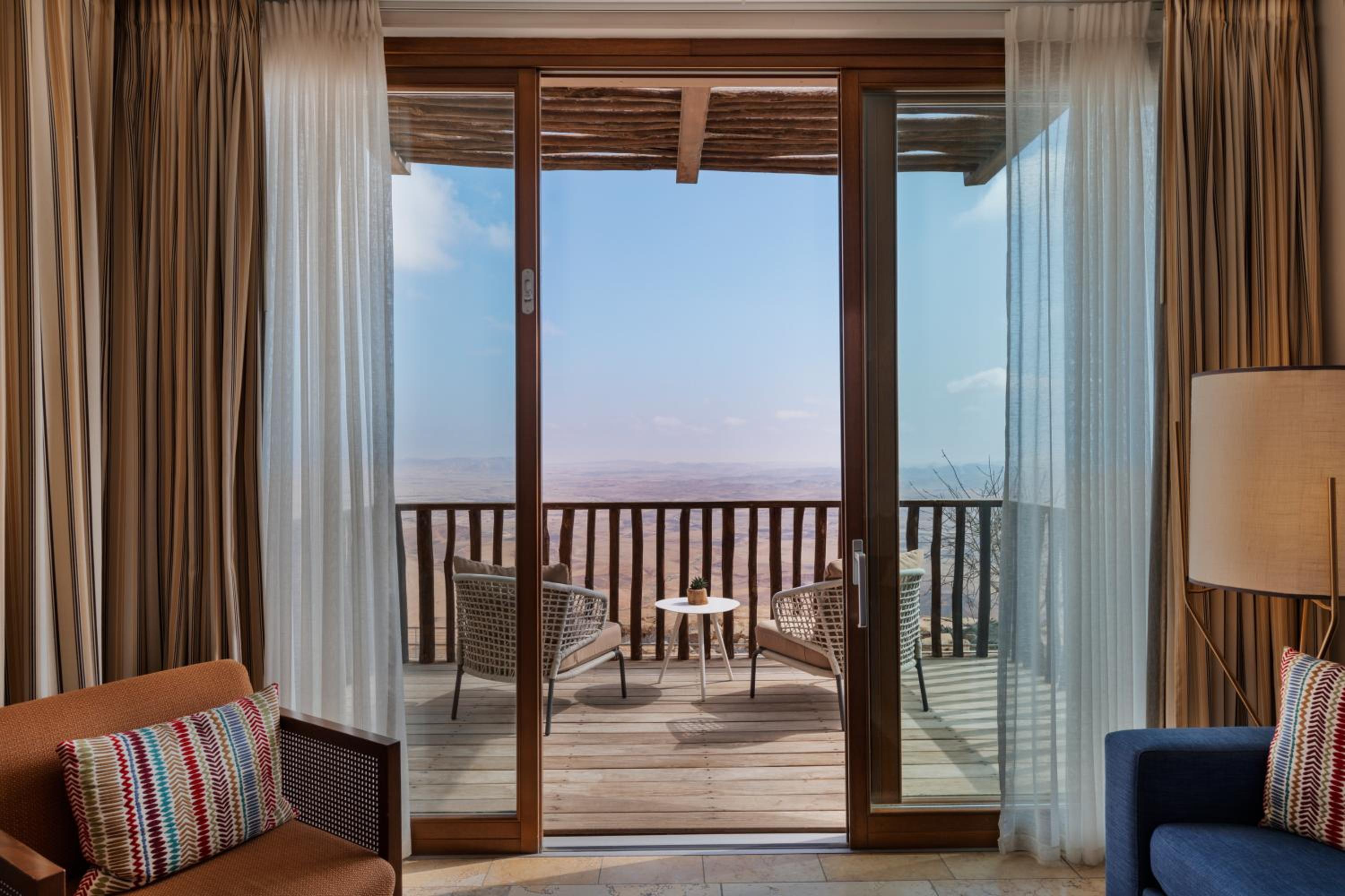 Double room with Balcony and Crater View (2 Adults) - Photo 4