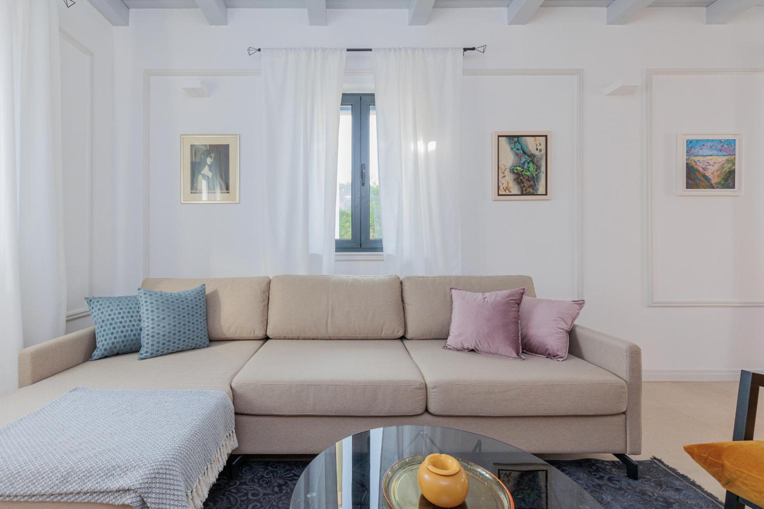 Villa photo 3