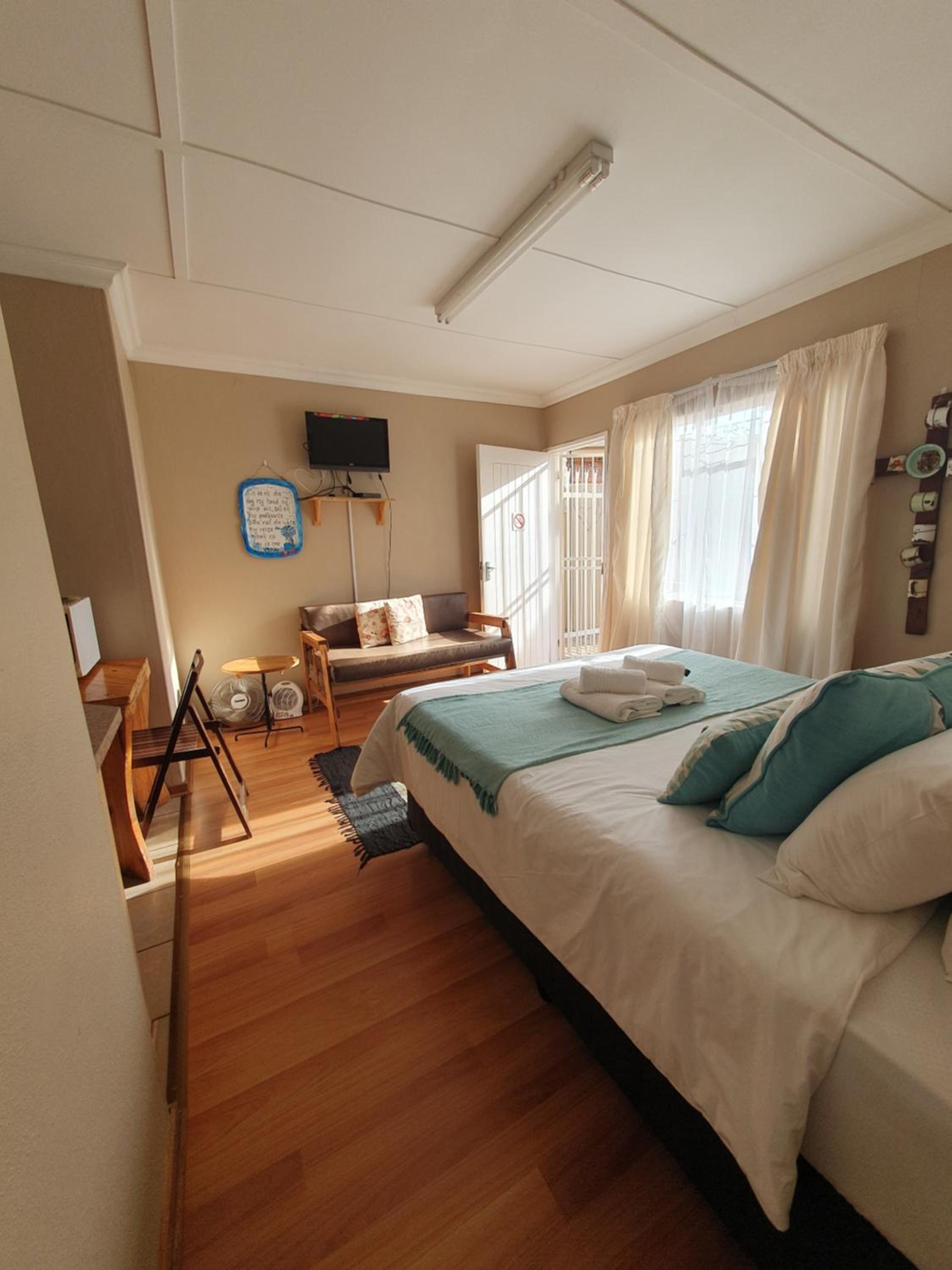 Two-Bedroom Apartment - Photo 9