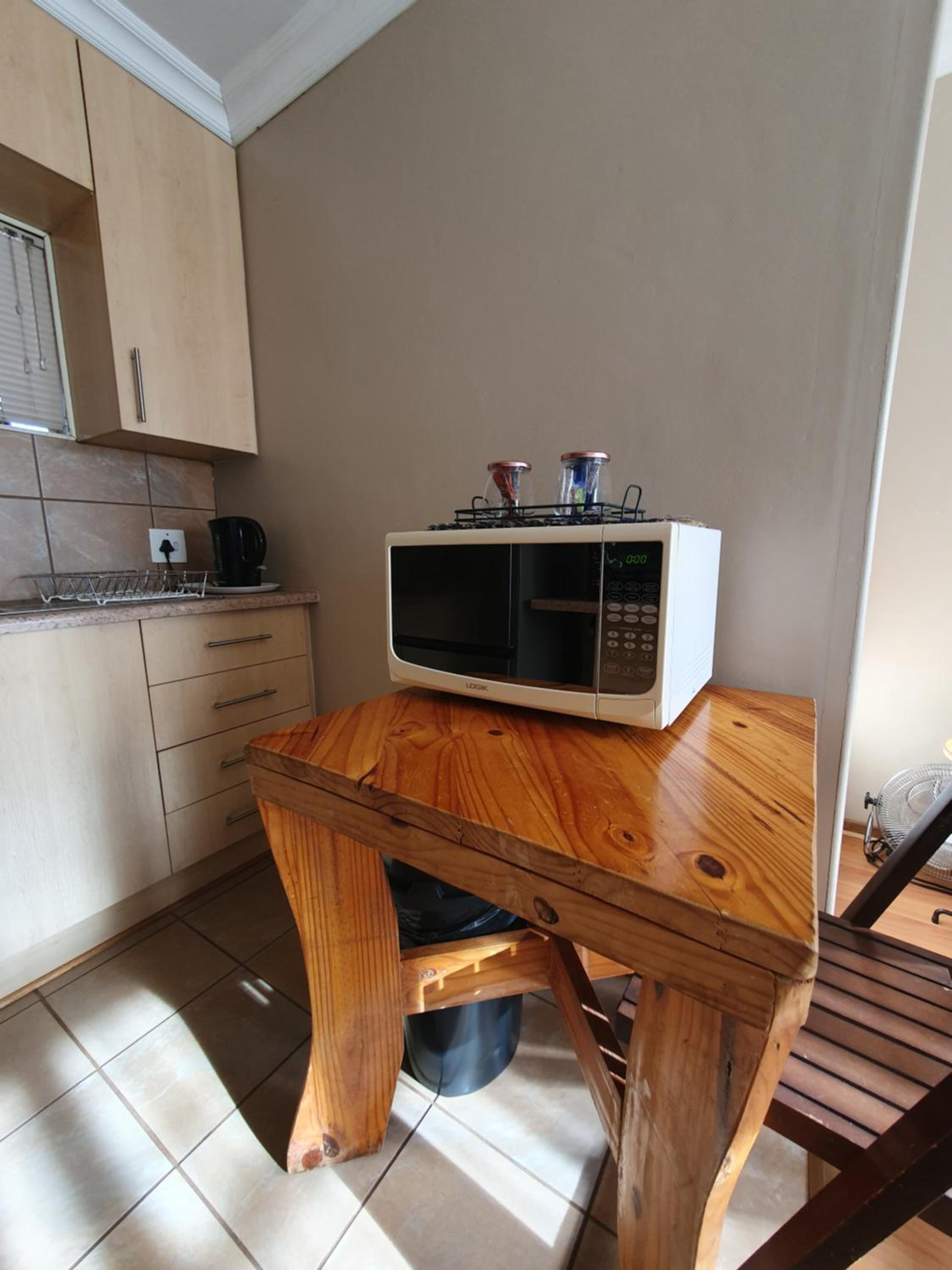 Two-Bedroom Apartment - Photo 2
