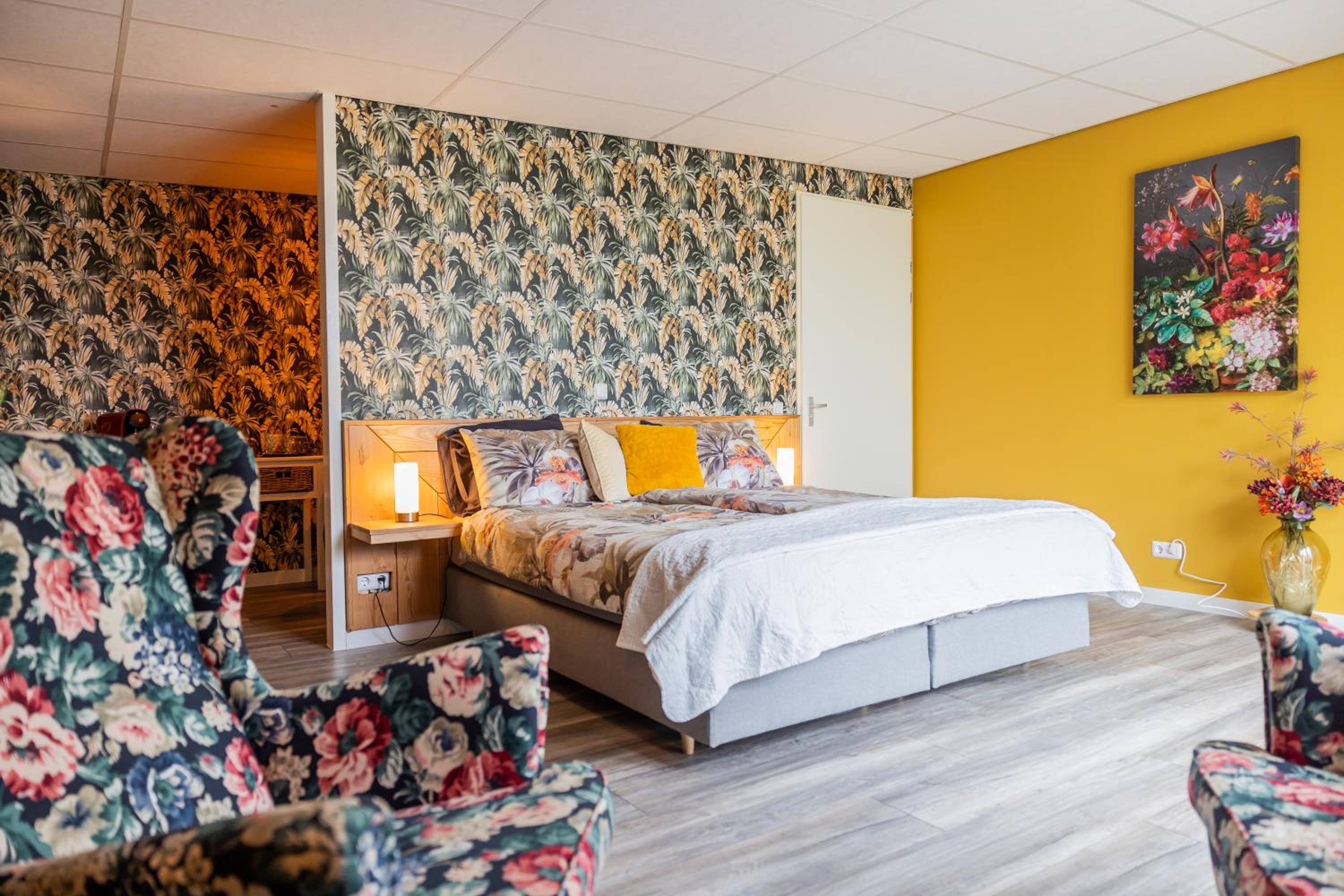 Deluxe Queen Room - Photo 1