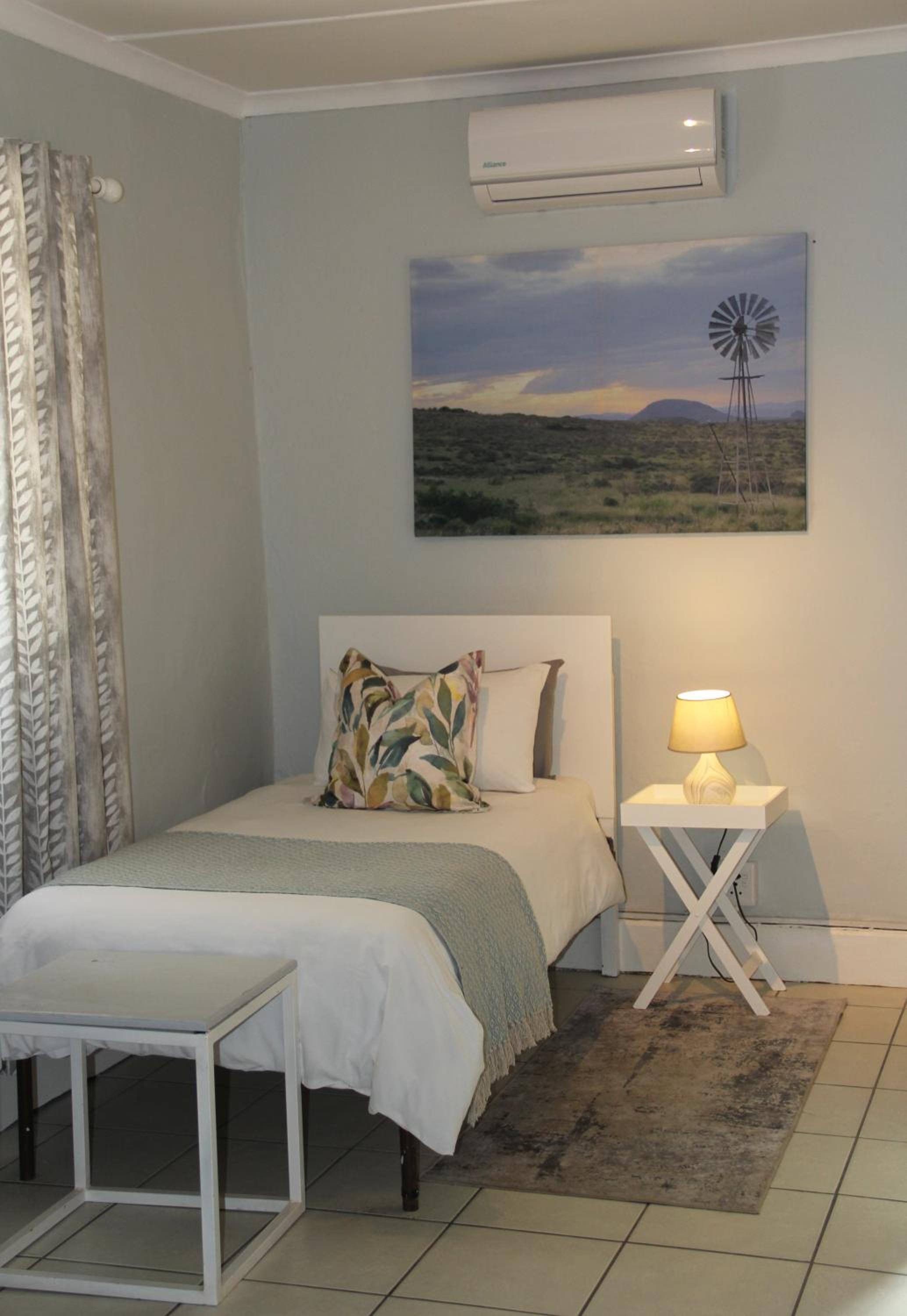 Twin Room with Private Bathroom photo 1