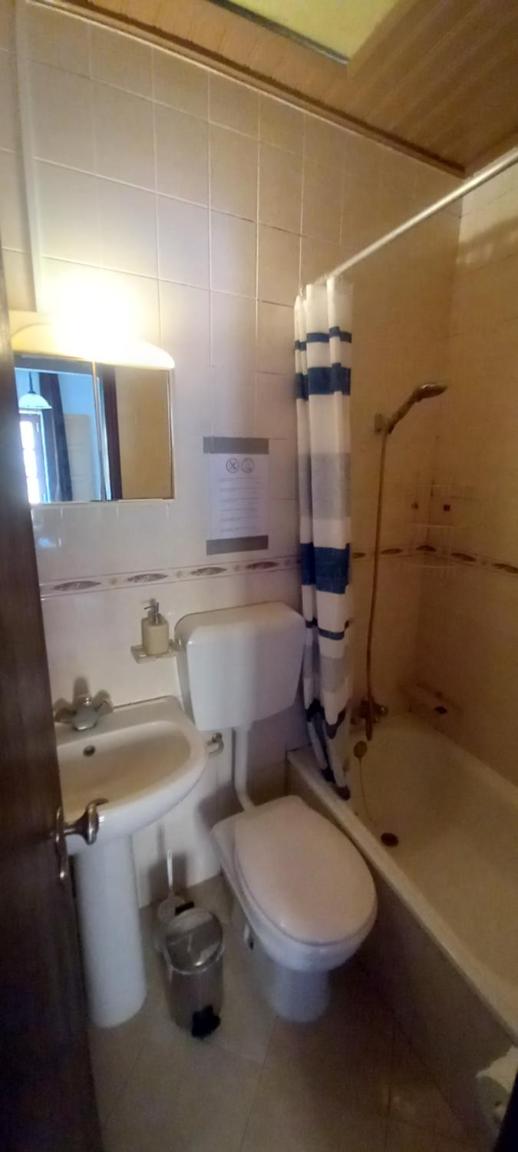 One-Bedroom House - Photo 12