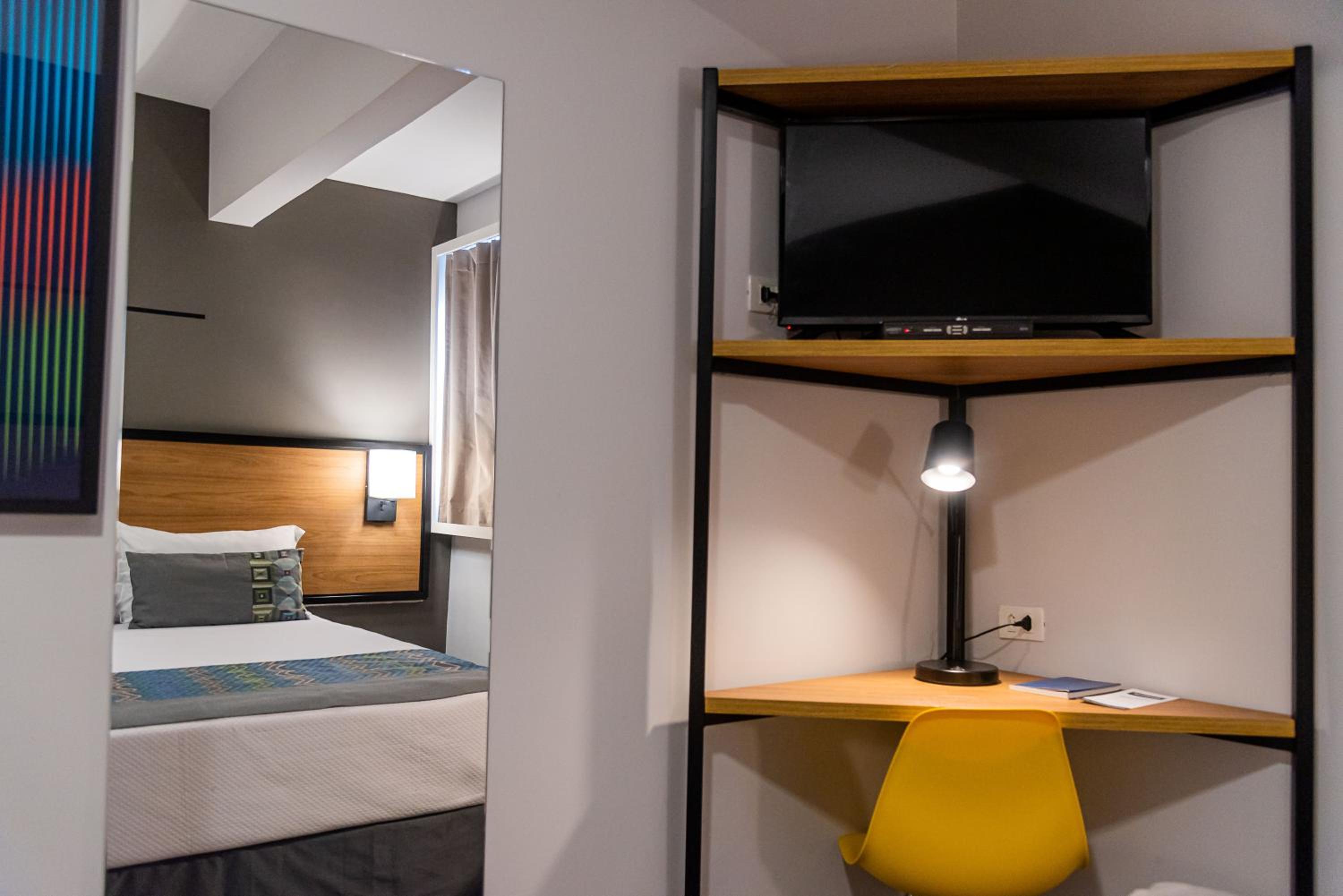 Standard Triple Room with 1 Double Bed and 1 Single Bed thumbnail 5